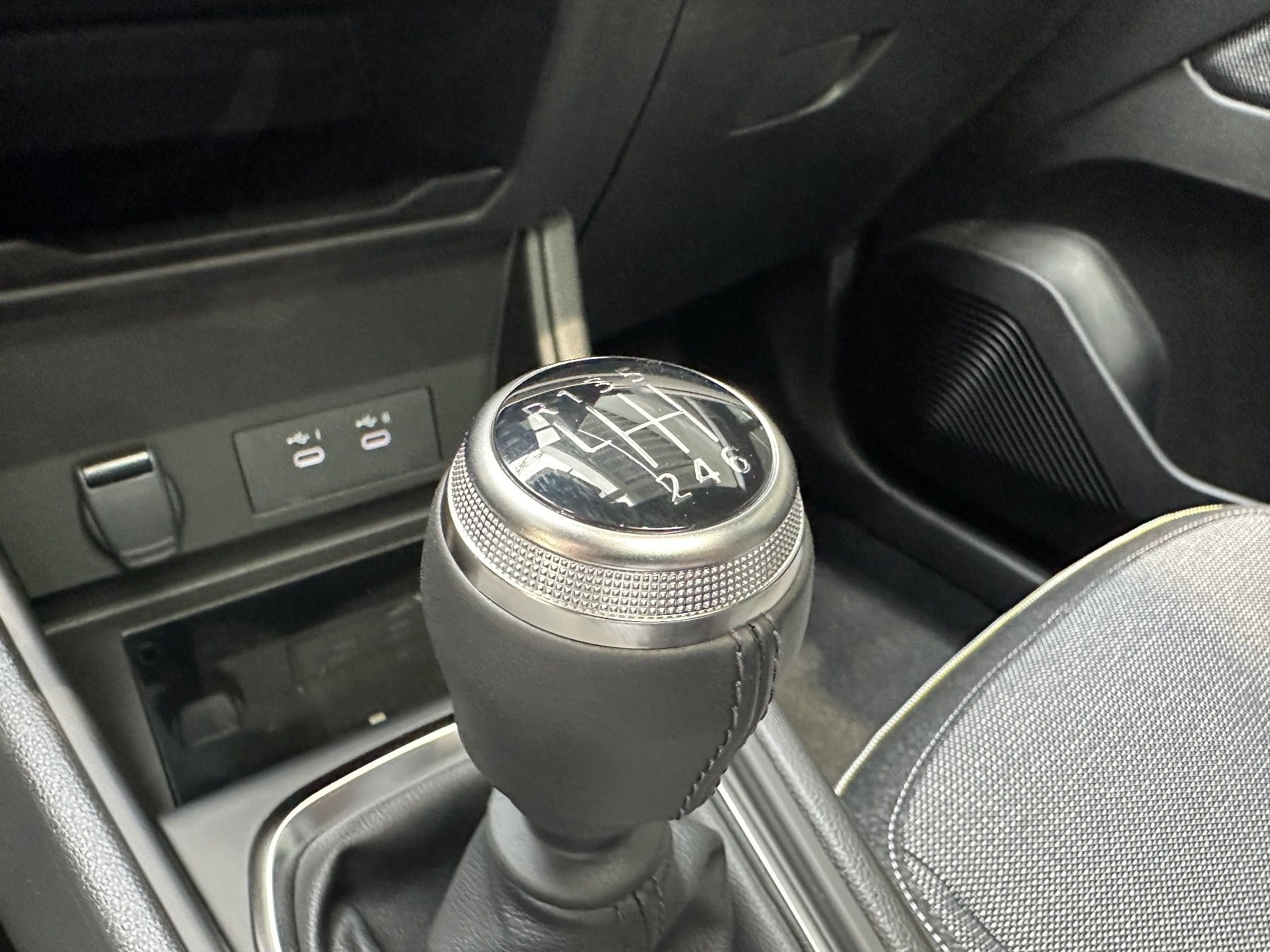 Bild 46 - Captur Techno Mild Hybrid 140