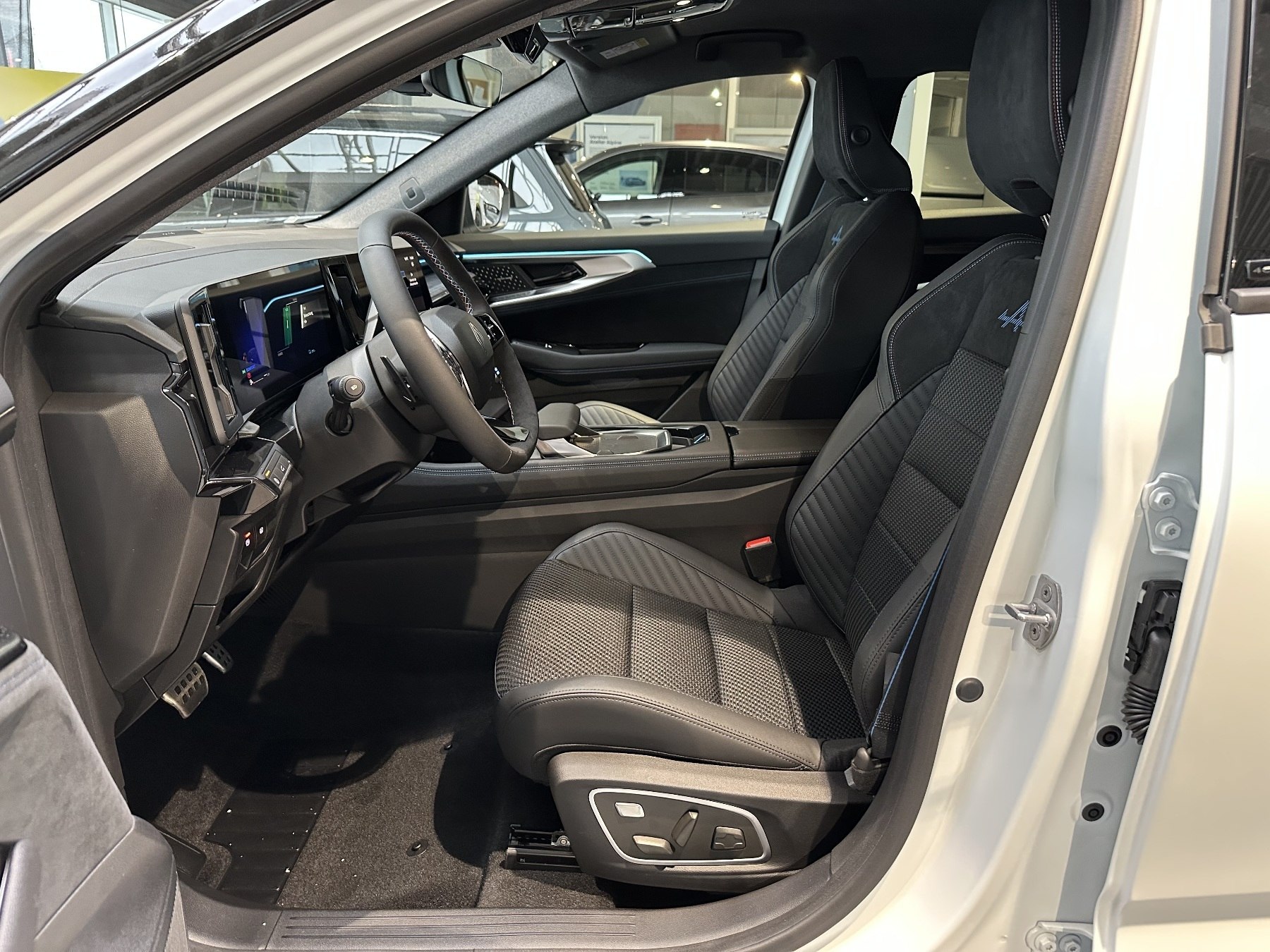 Bild 26 - Austral Esprit Alpine Full Hybrid E-Tech 200PS