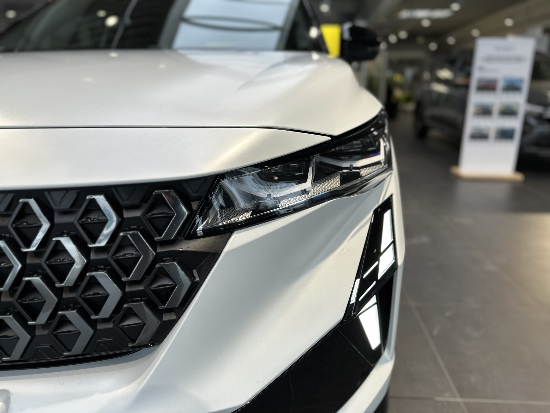 Bild 3 - Austral Esprit Alpine Full Hybrid E-Tech 200PS