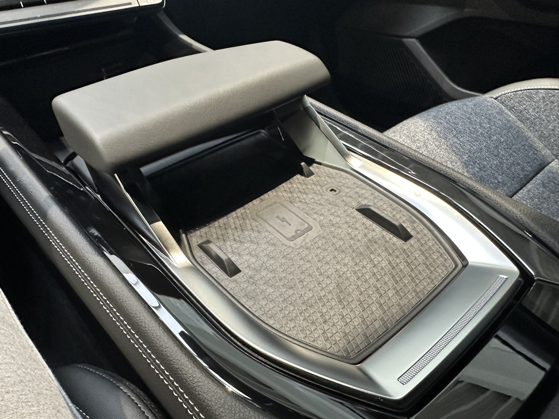 Bild 45 - Rafale Techno Full Hybrid 200 PS