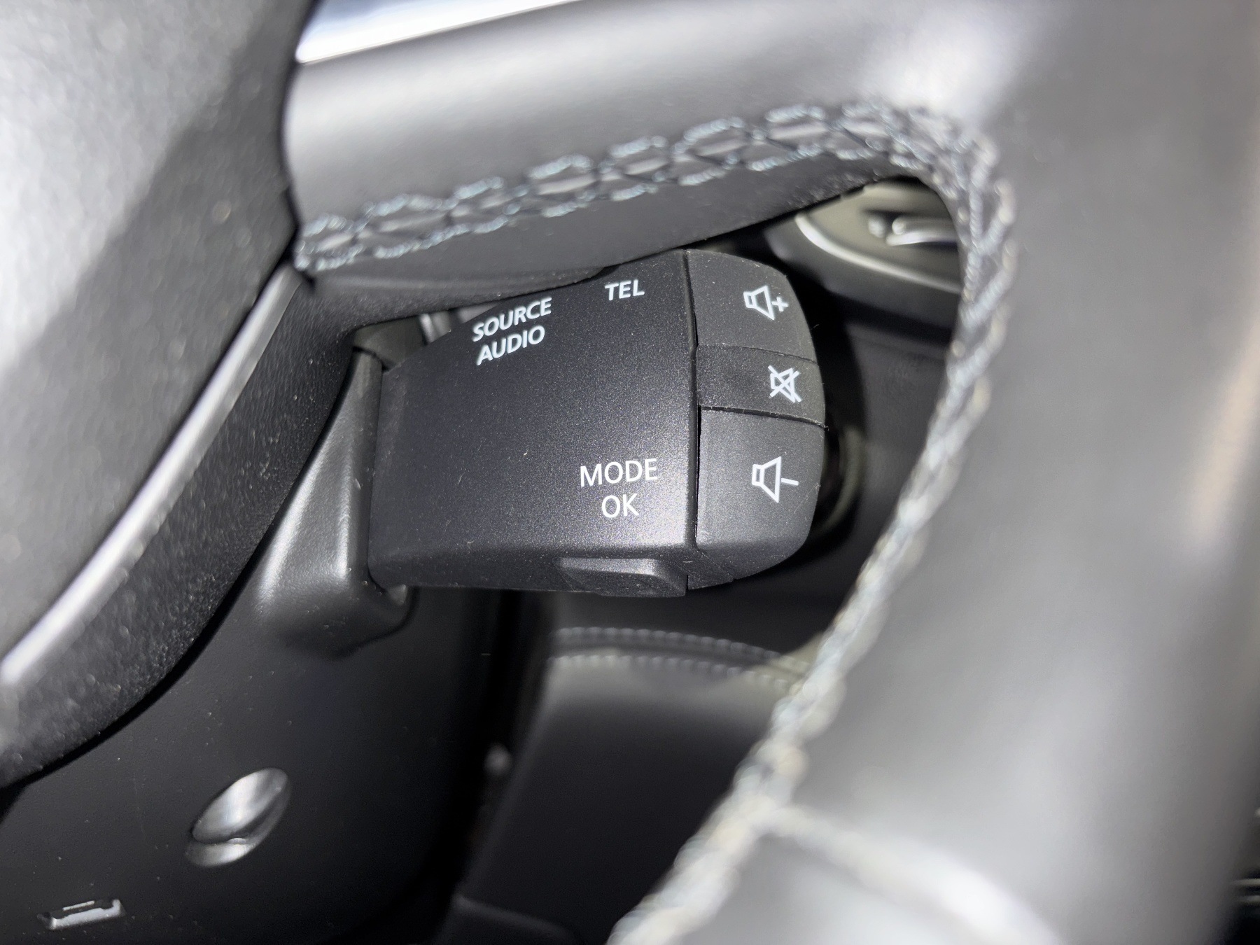 Bild 28 - Koleos TECHNO BLUE dCi 185 PS 4WD Automatik