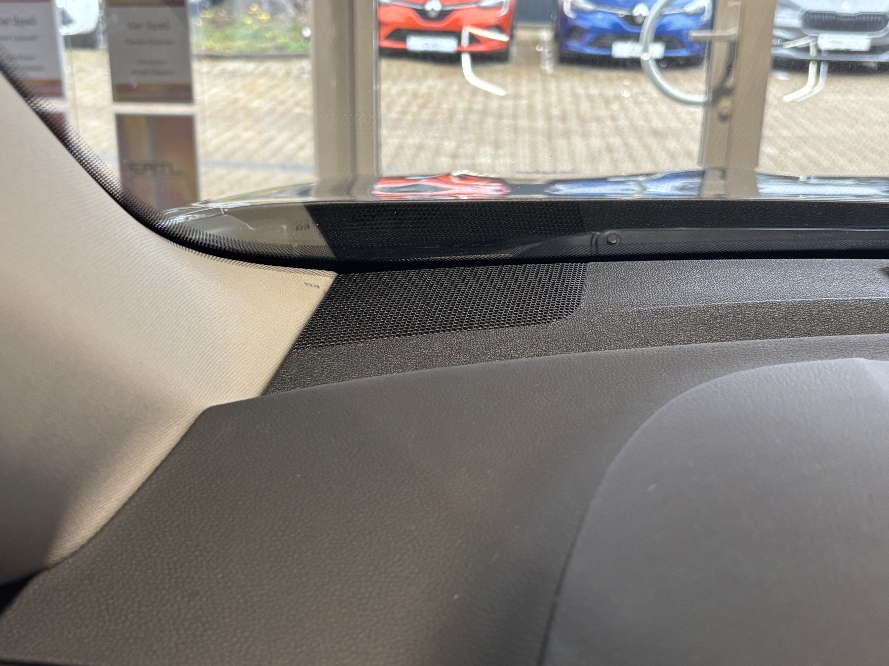 Bild 32 - Koleos TECHNO BLUE dCi 185 PS 4WD Automatik