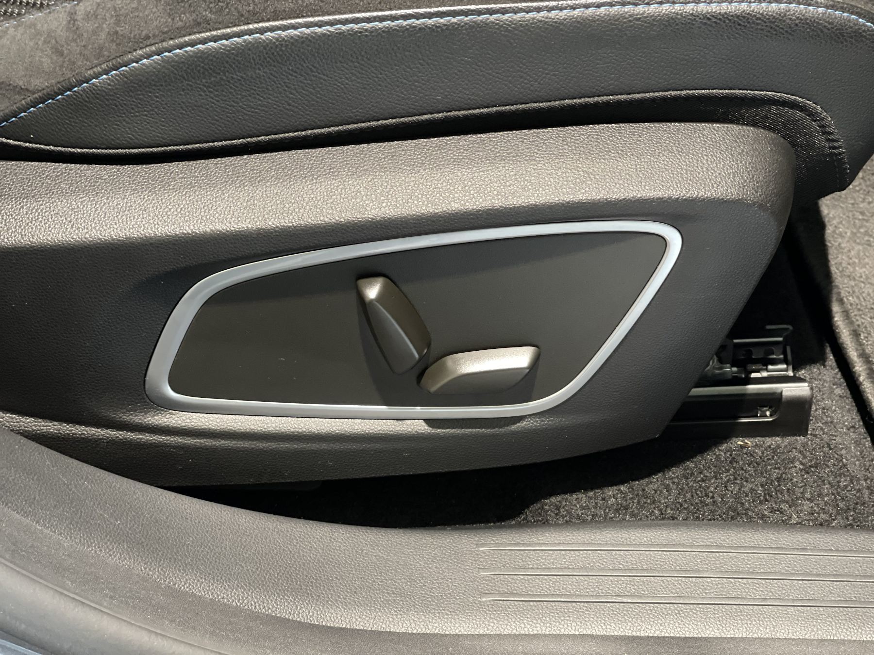 Bild 15 - Austral Esprit Alpine E-Tech Full Hybrid 200