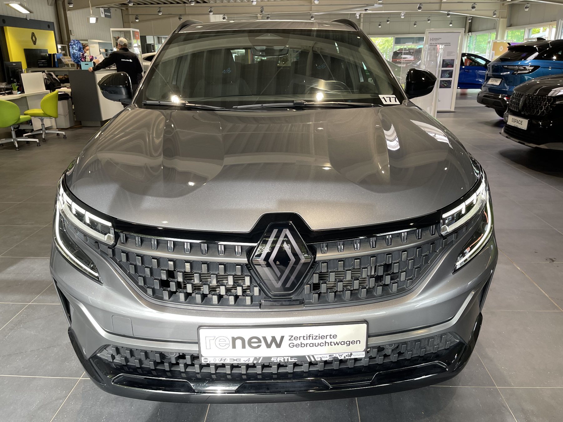 Bild 2 - Austral Esprit Alpine E-Tech Full Hybrid 200