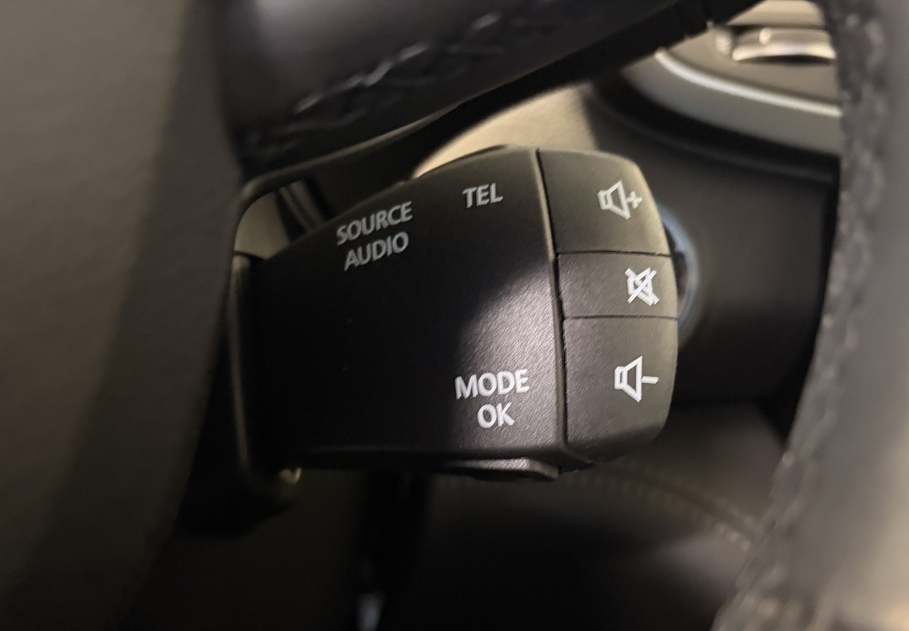 Bild 30 - Koleos TECHNO TCe 160 EDC