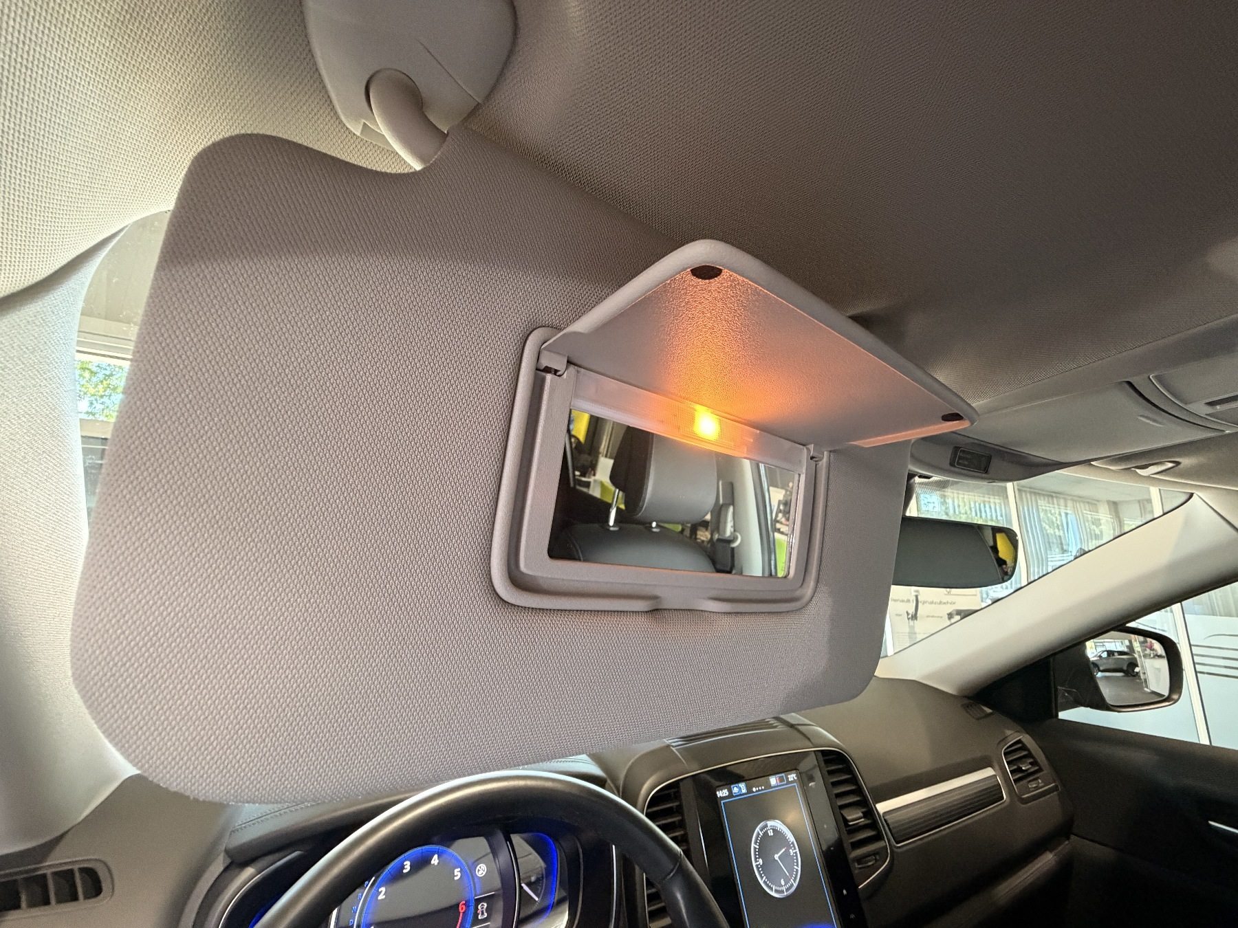 Bild 38 - Koleos TECHNO TCe 160 EDC