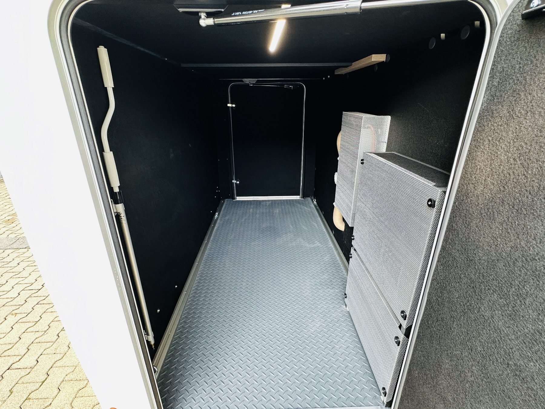 Bild 11 - T NOW SUN 7.0 L #CHASSIS VOLL