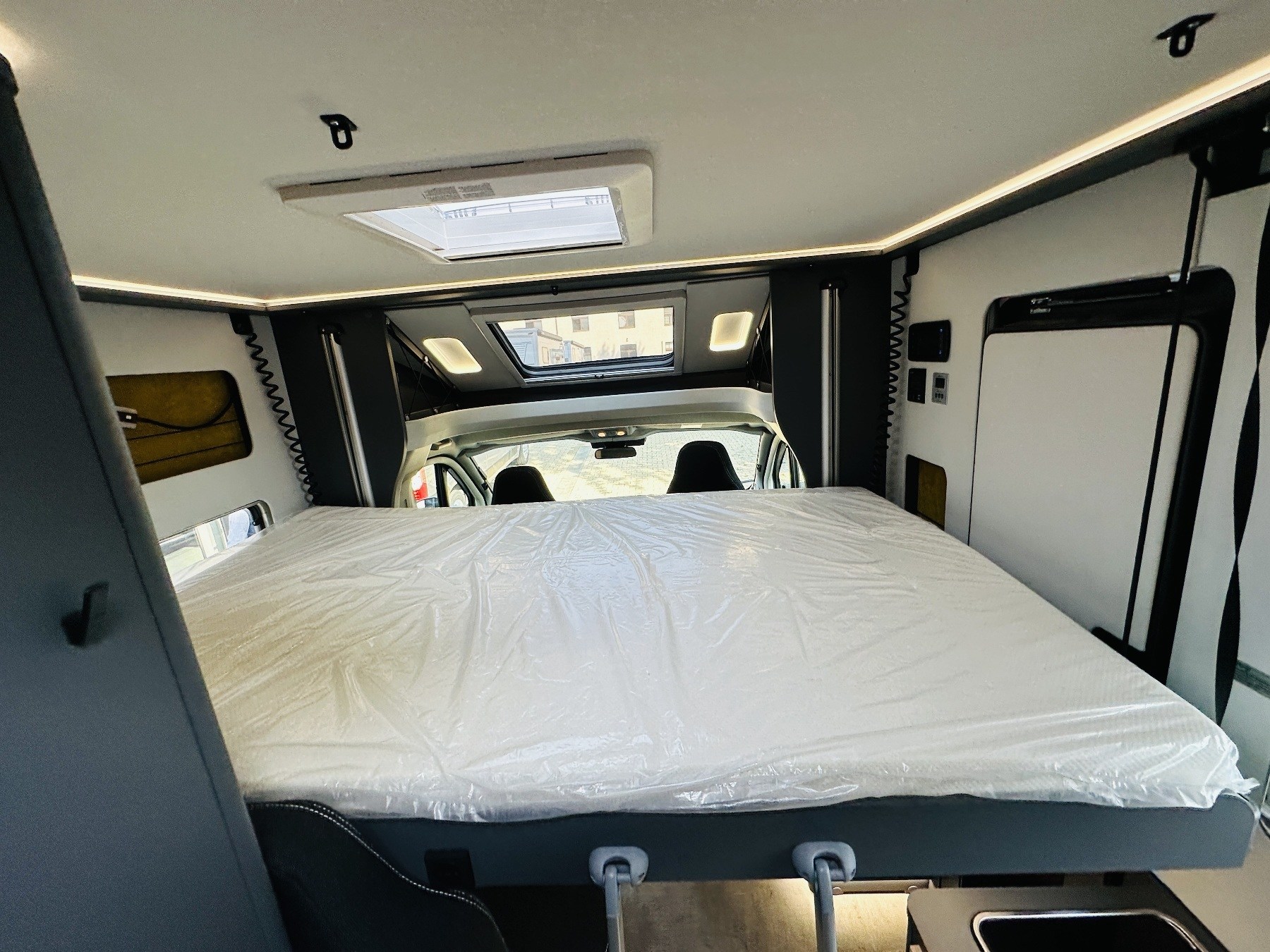 Bild 40 - T NOW SUN 7.0 L #CHASSIS VOLL