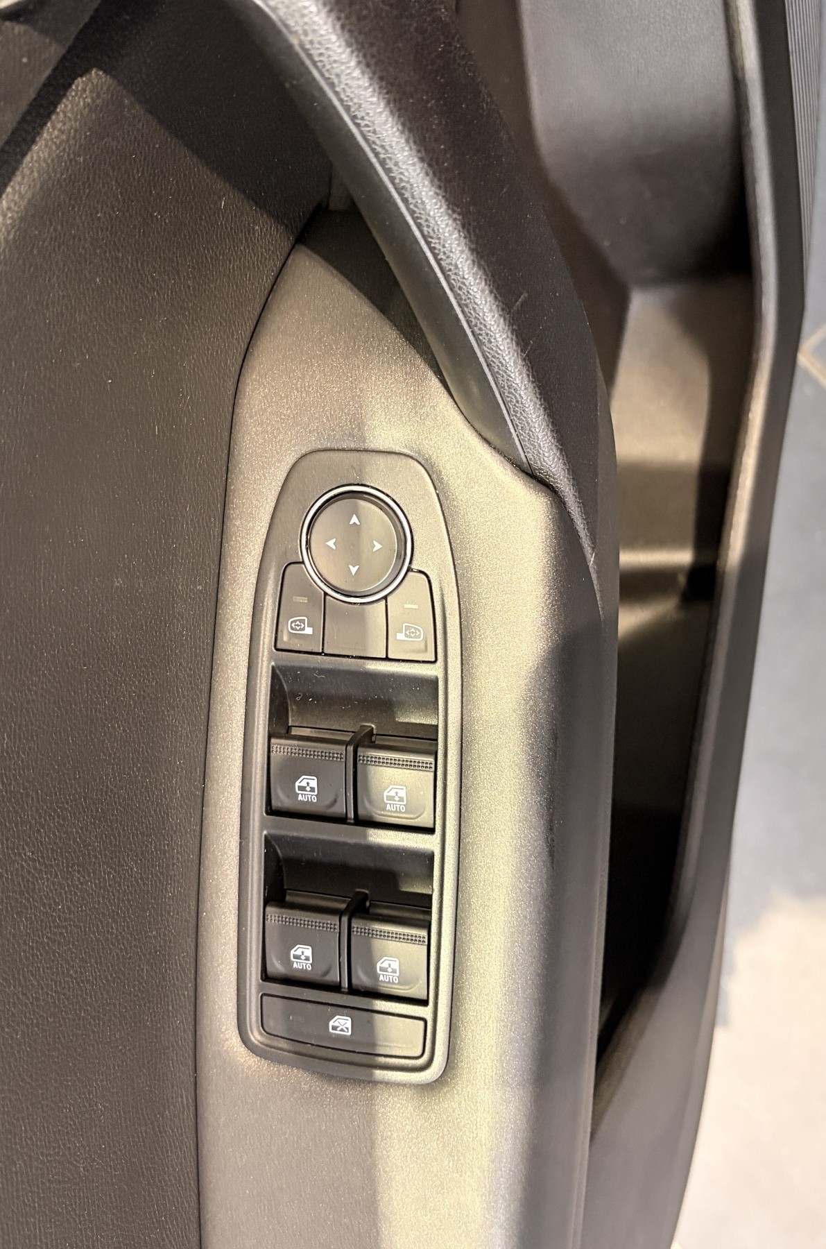 Bild 35 - Captur BUSINESS EDITION E-TECH Plug-in 160 PS