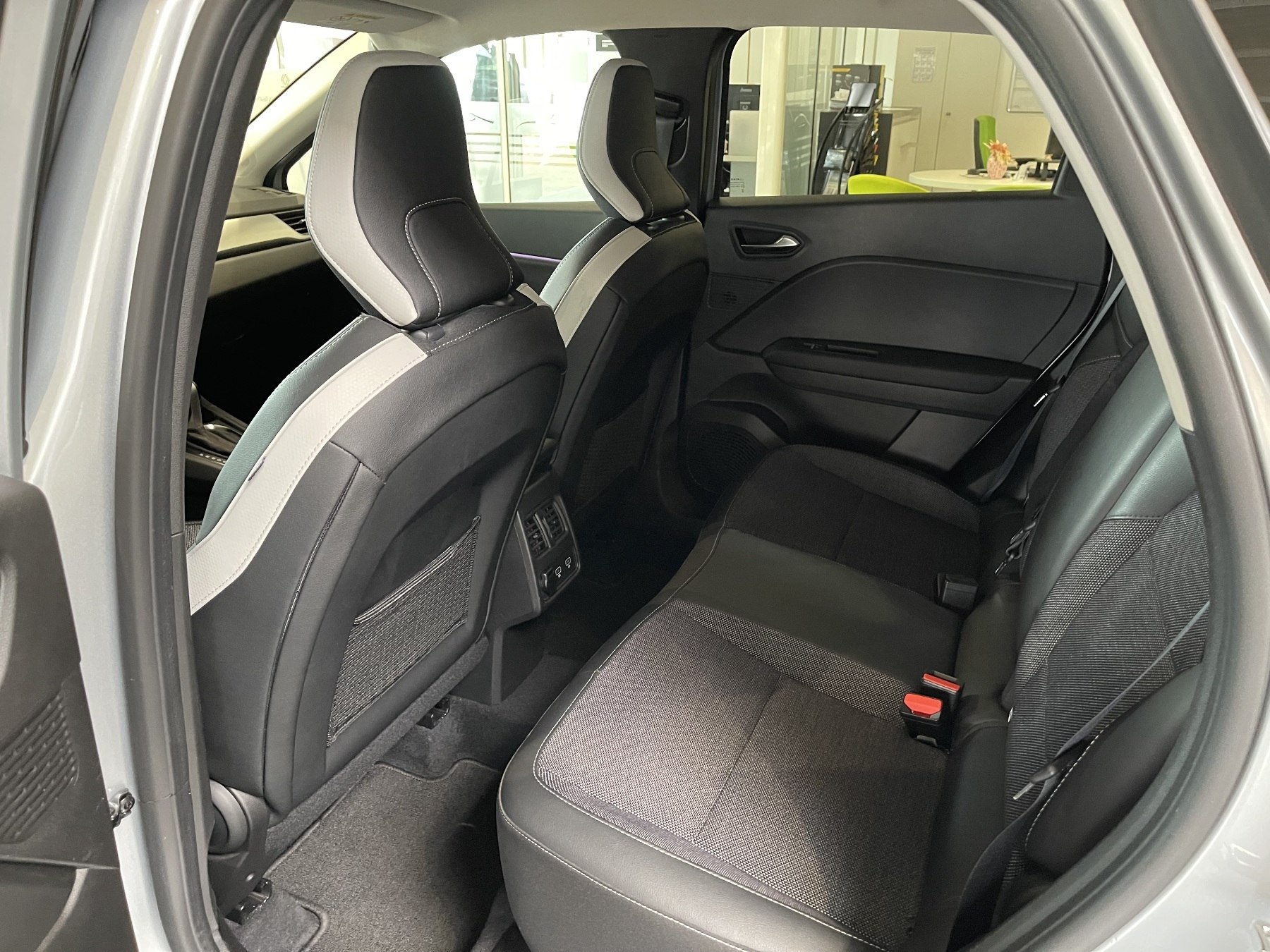 Bild 32 - Captur INTENS E-TECH Plug-in 160 PS