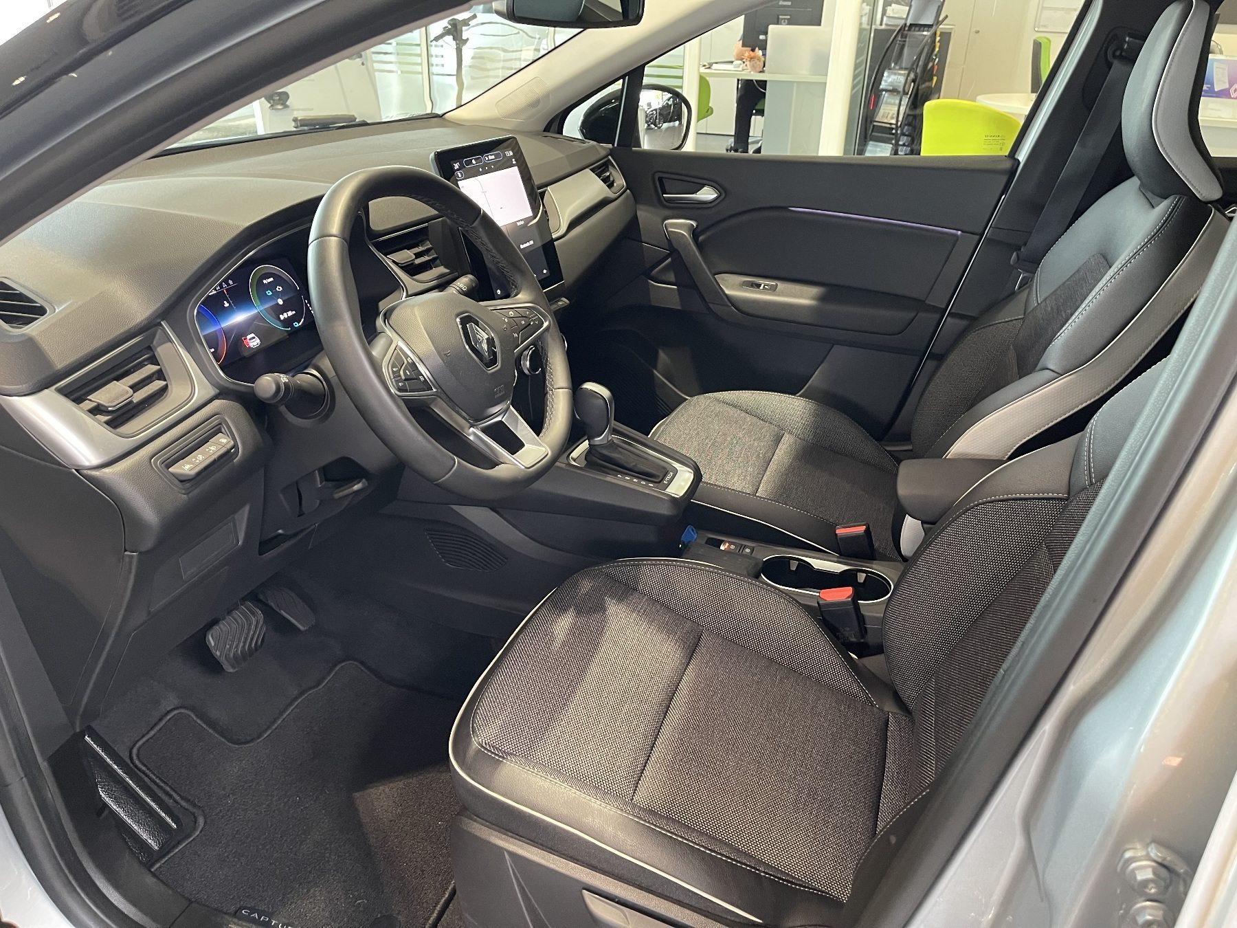 Bild 33 - Captur INTENS E-TECH Plug-in 160 PS