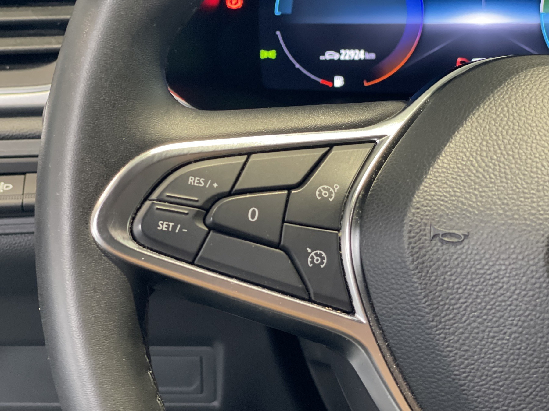 Bild 38 - Captur INTENS E-TECH Plug-in 160 PS
