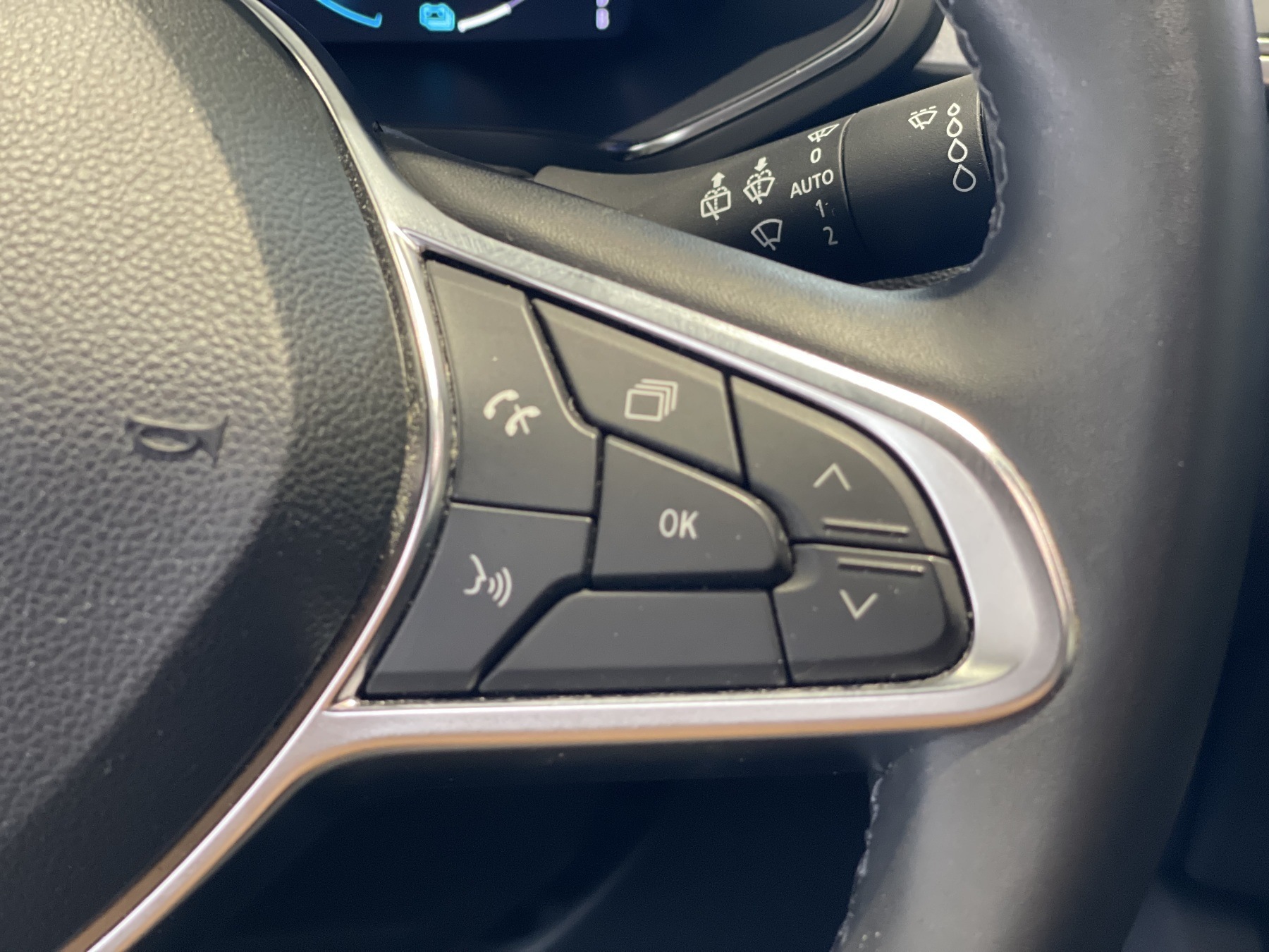 Bild 39 - Captur INTENS E-TECH Plug-in 160 PS