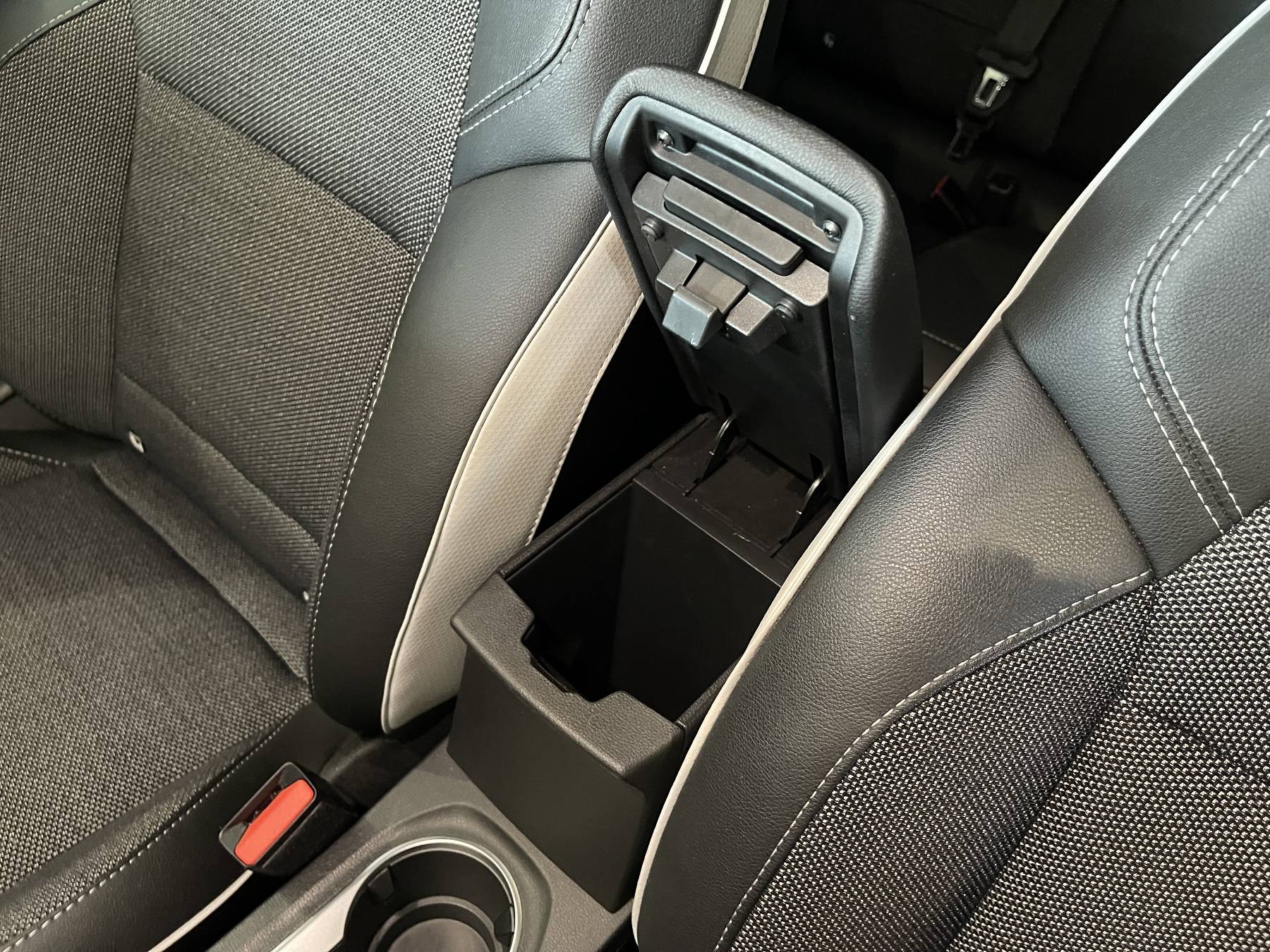 Bild 46 - Captur INTENS E-TECH Plug-in 160 PS