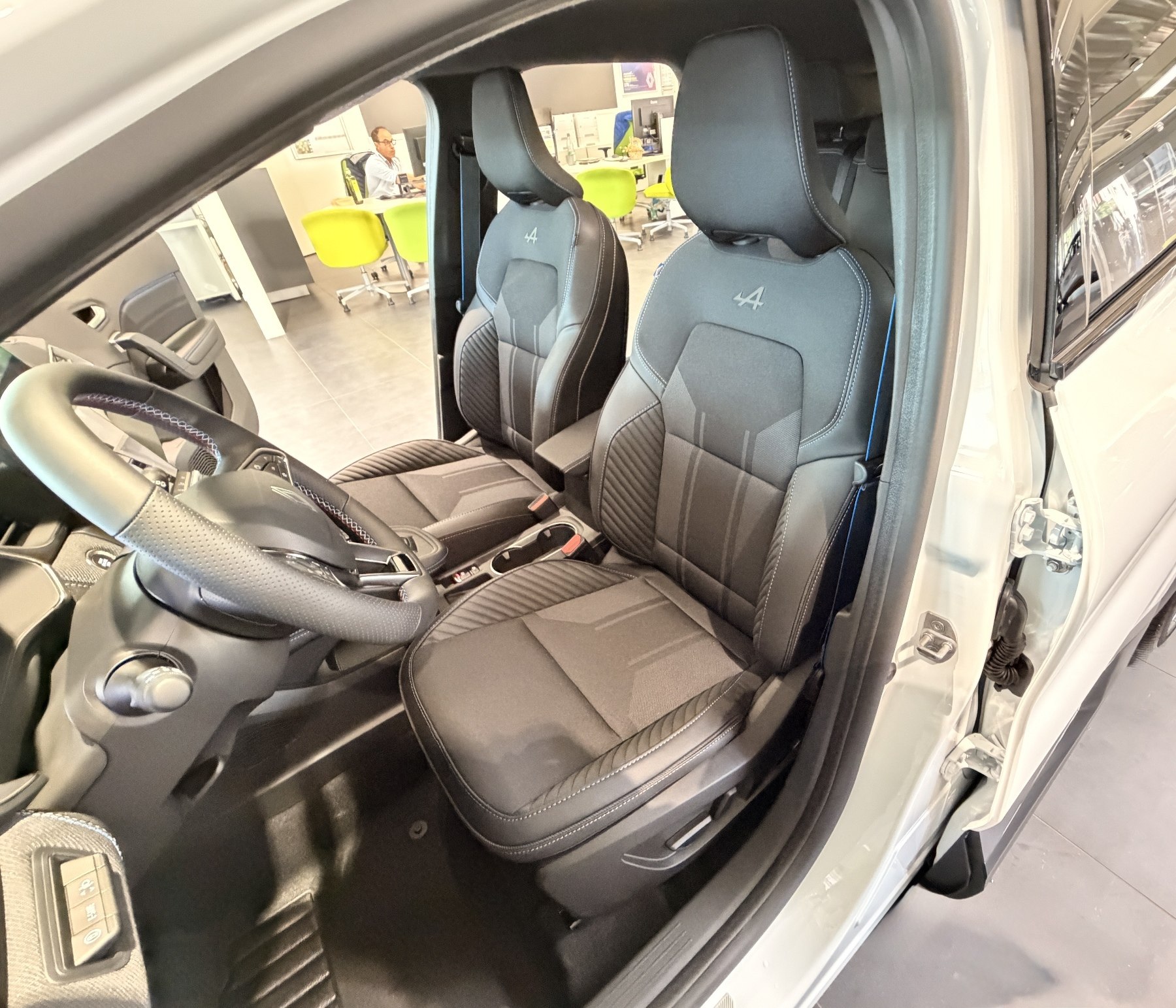 Bild 28 - Symbioz Esprit Alpine Full Hybrid E-Tech 160