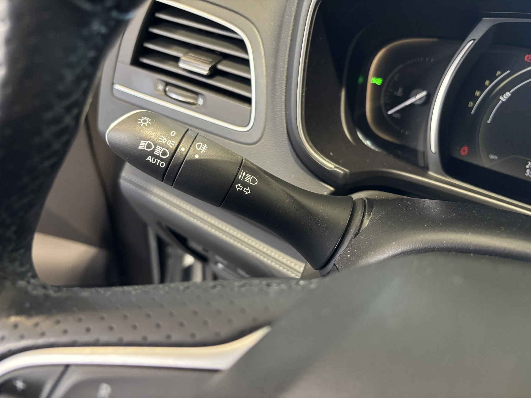 Bild 29 - Koleos INITIALE PARIS TCe 160 EDC (MY23) ABS ESP
