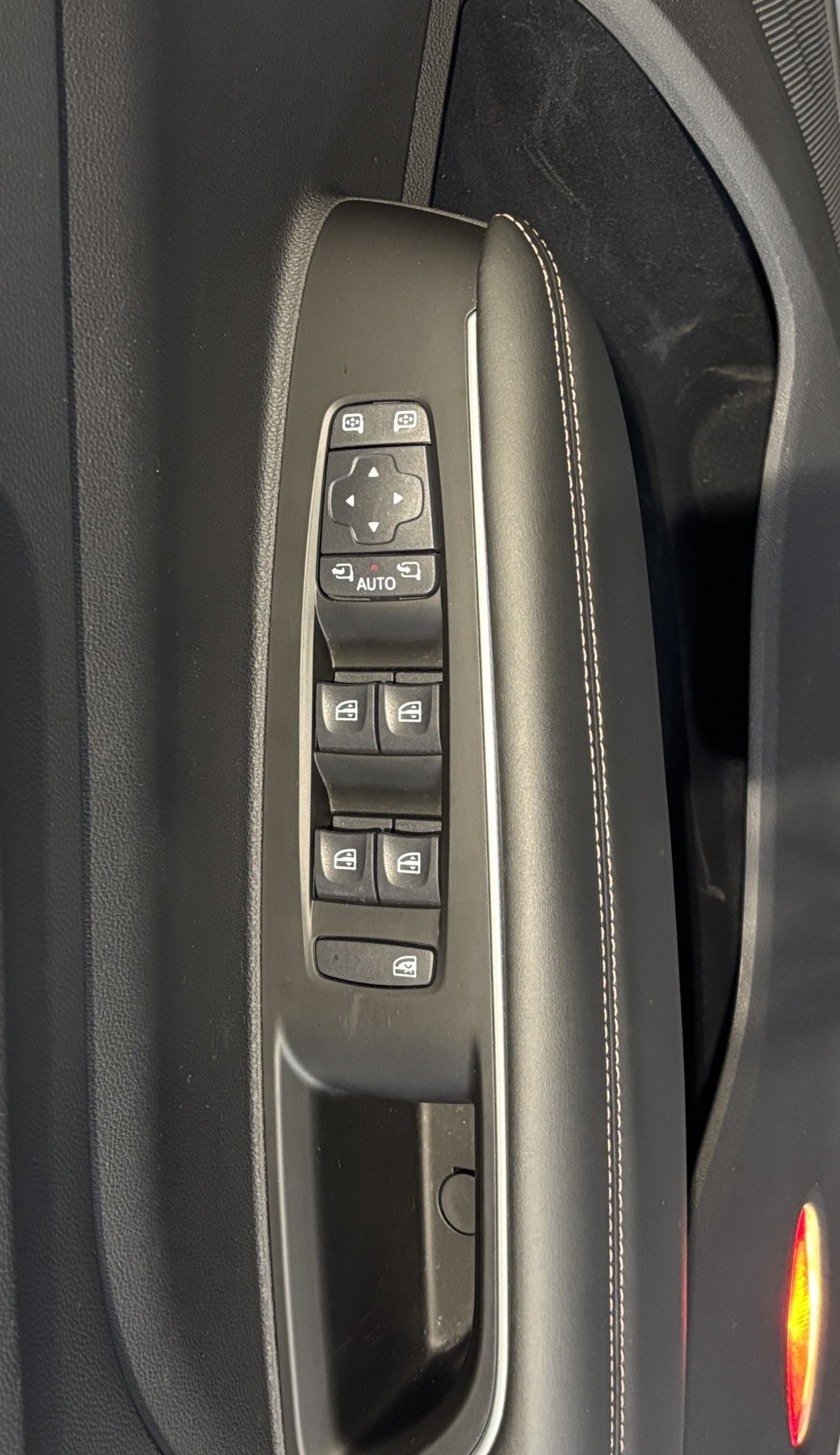 Bild 31 - Koleos INITIALE PARIS TCe 160 EDC (MY23) ABS ESP