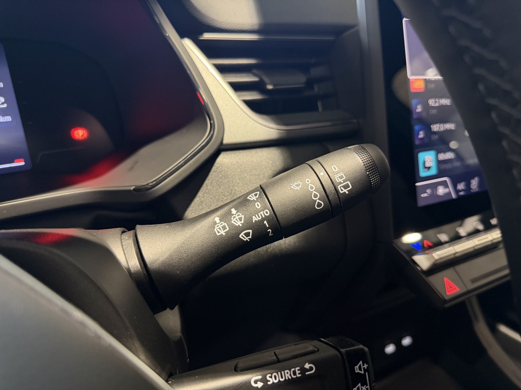 Bild 19 - Captur Techno Mild Hybrid 140