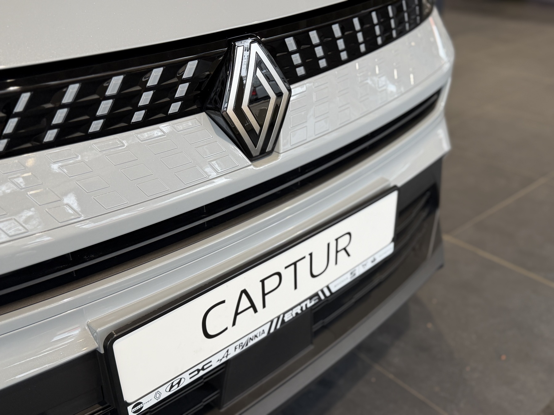 Bild 41 - Captur Techno Mild Hybrid 140