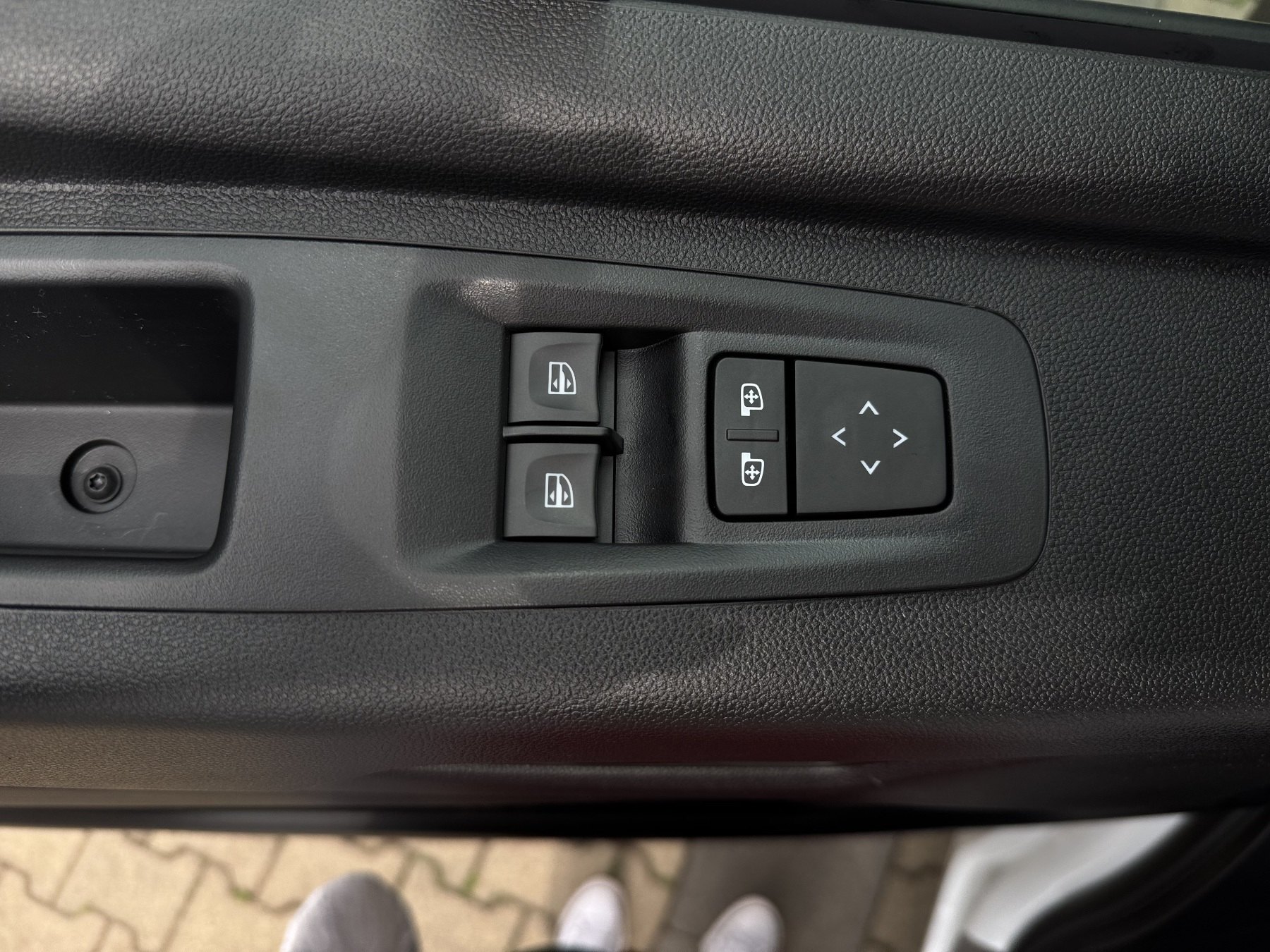 Bild 9 - Trafic Komfort L2H1 3,1t dCi 150PS LED/KLIMA/TP