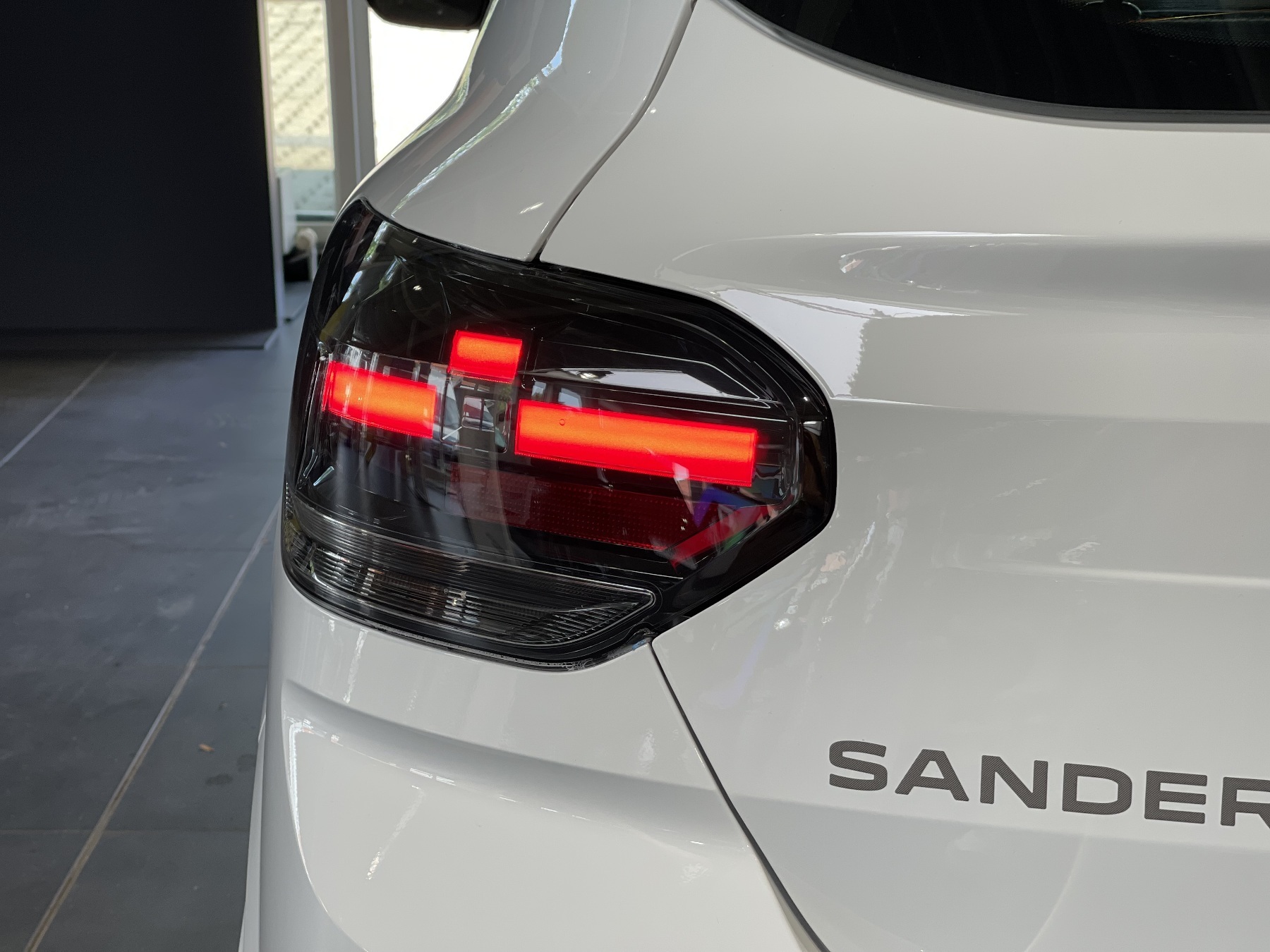 Bild 22 - Sandero Essential SCe 65ps ABS Fahrerairbag ESP
