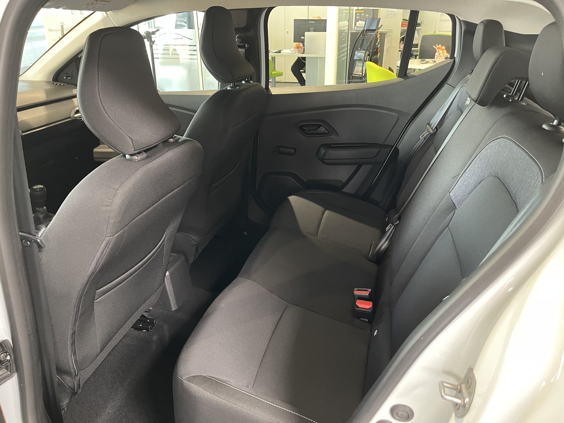 Bild 27 - Sandero Essential SCe 65ps ABS Fahrerairbag ESP