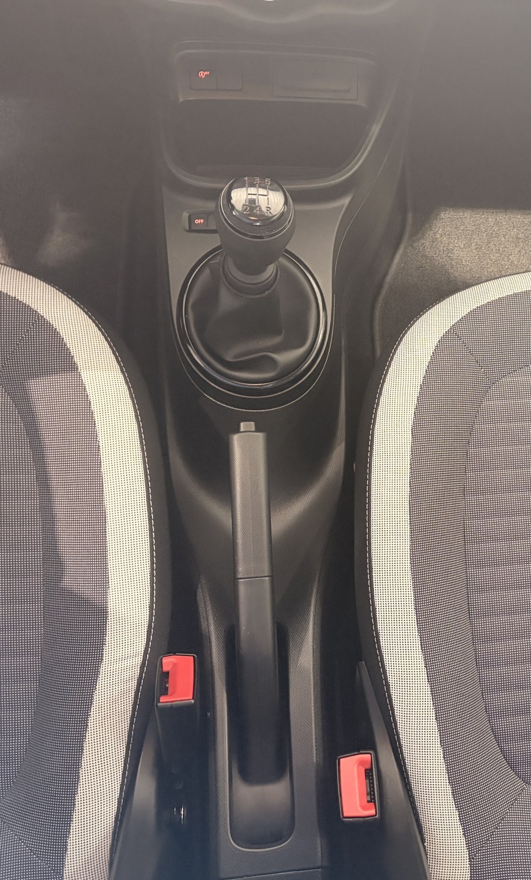 Bild 13 - Twingo ZEN SCe 65 PS Gepflegt
