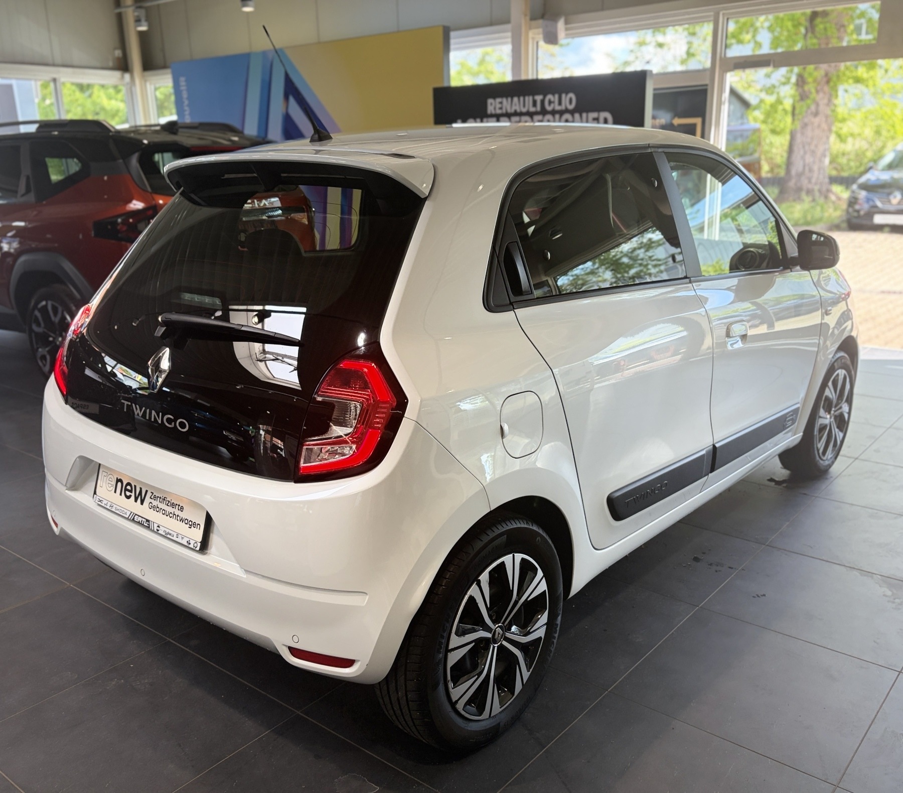 Bild 14 - Twingo ZEN SCe 65 PS Gepflegt