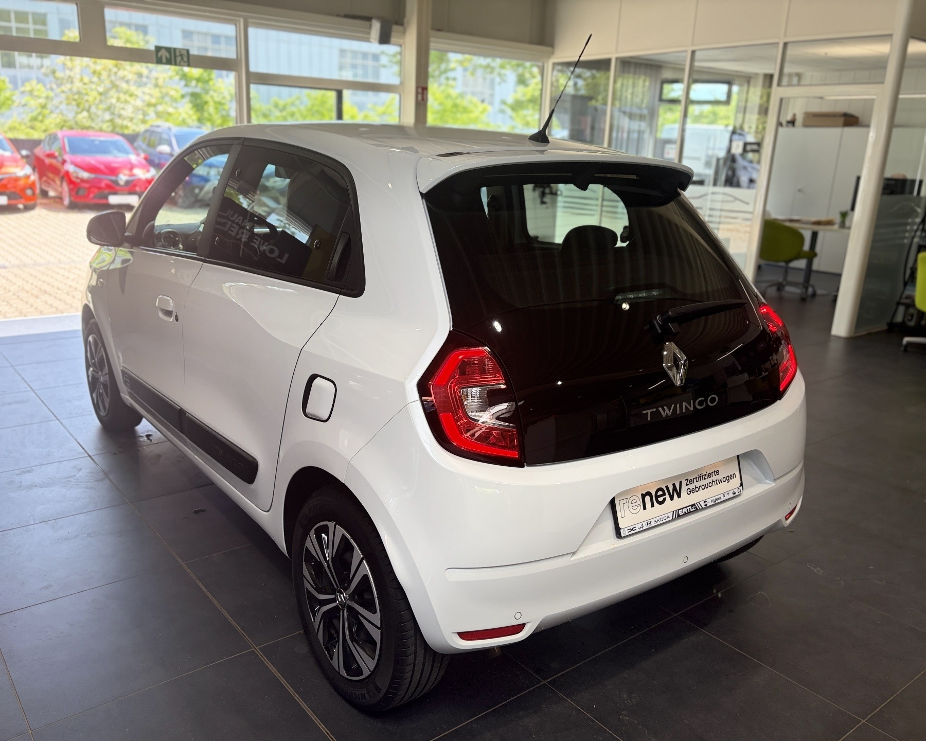 Bild 17 - Twingo ZEN SCe 65 PS Gepflegt