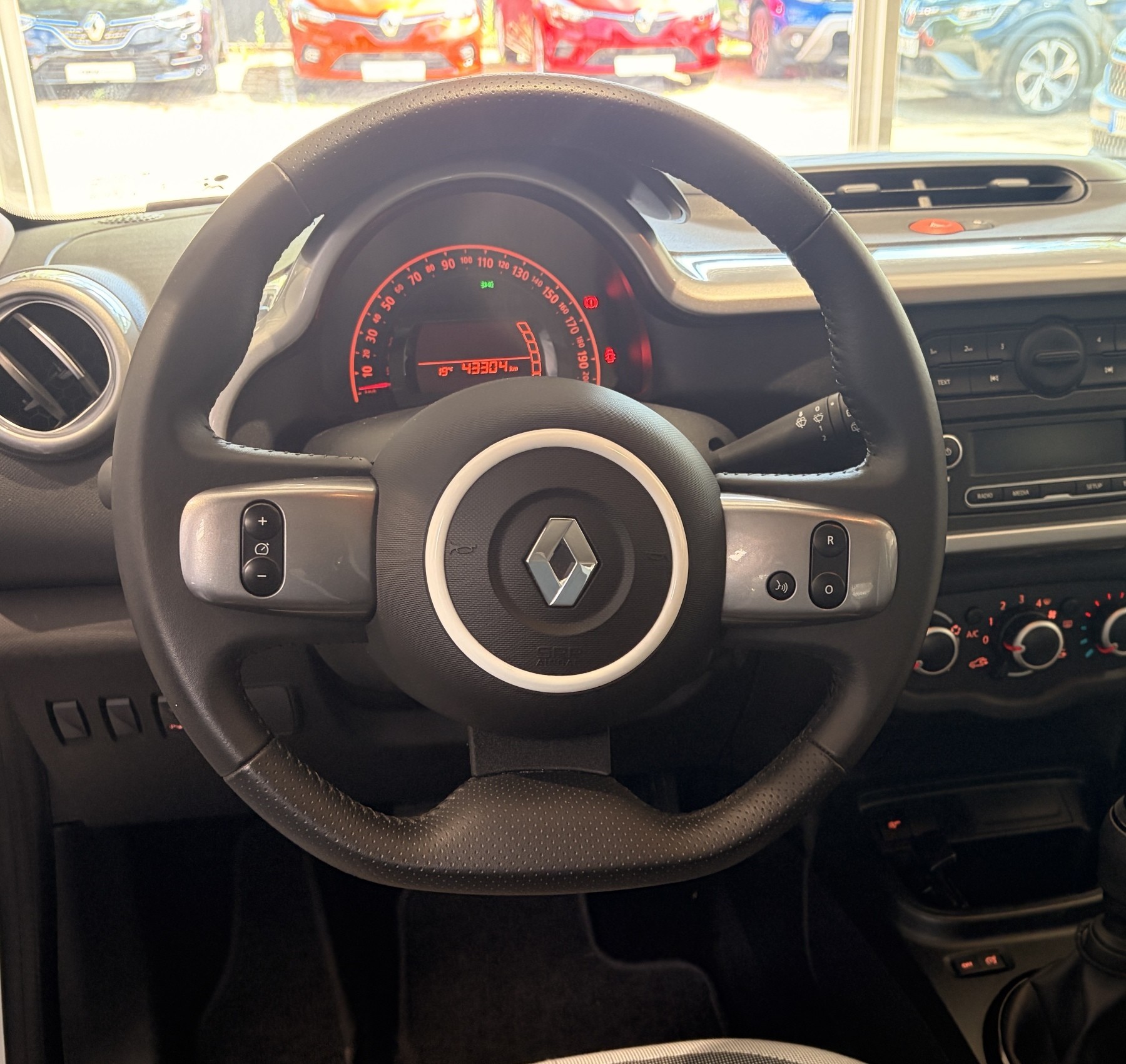 Bild 20 - Twingo ZEN SCe 65 PS Gepflegt