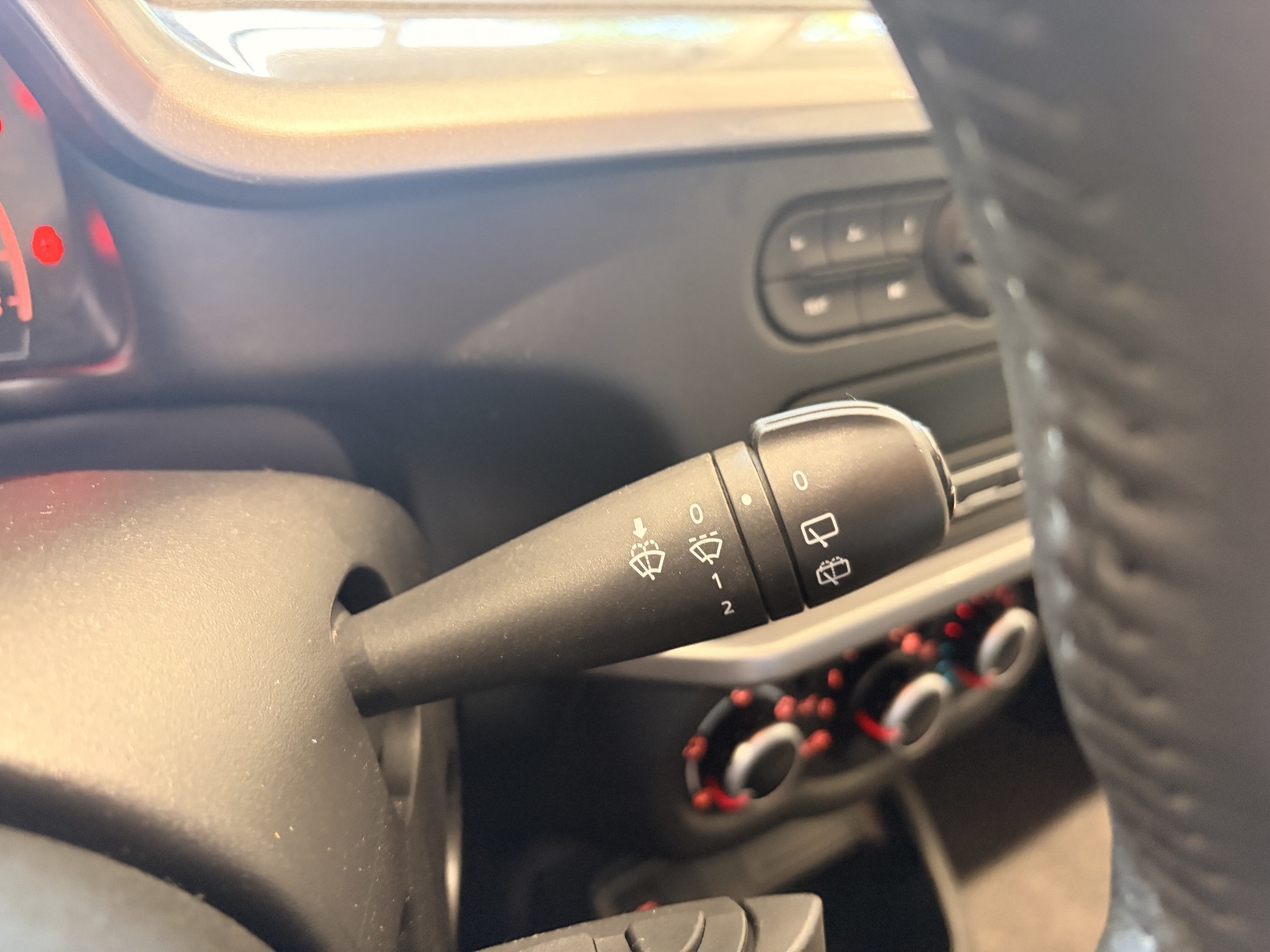 Bild 23 - Twingo ZEN SCe 65 PS Gepflegt