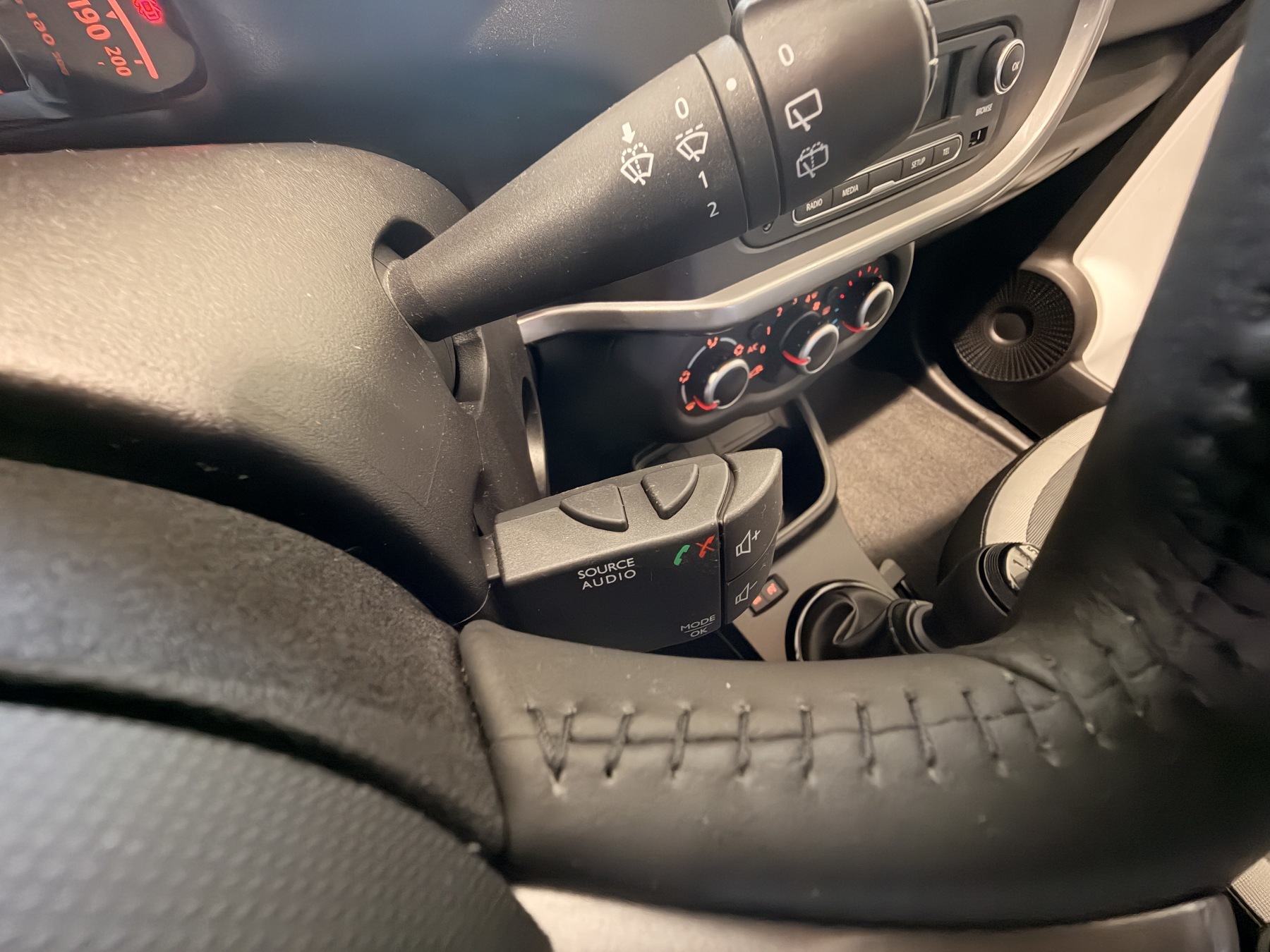 Bild 25 - Twingo ZEN SCe 65 PS Gepflegt