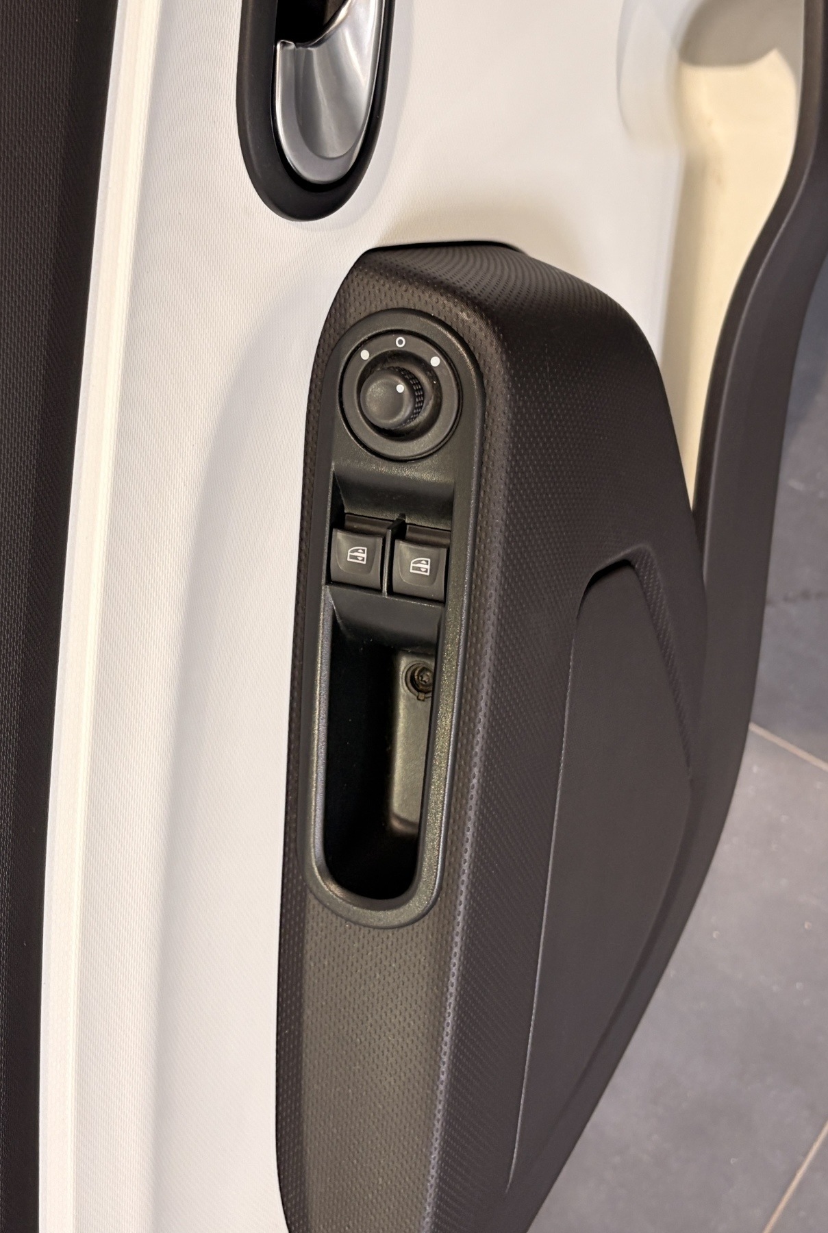 Bild 26 - Twingo ZEN SCe 65 PS Gepflegt