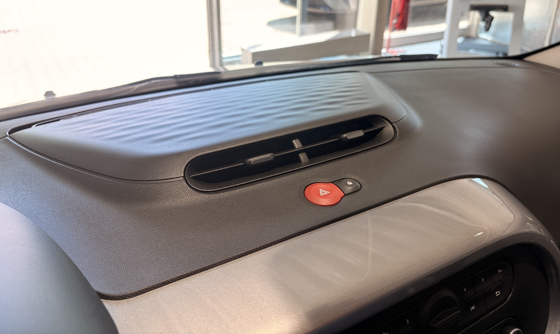 Bild 32 - Twingo ZEN SCe 65 PS Gepflegt