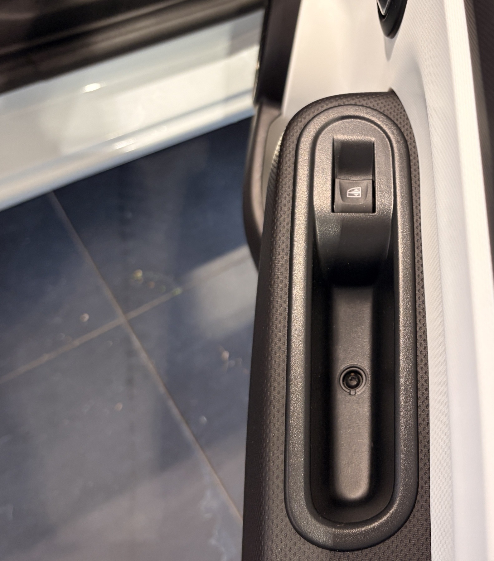 Bild 36 - Twingo ZEN SCe 65 PS Gepflegt