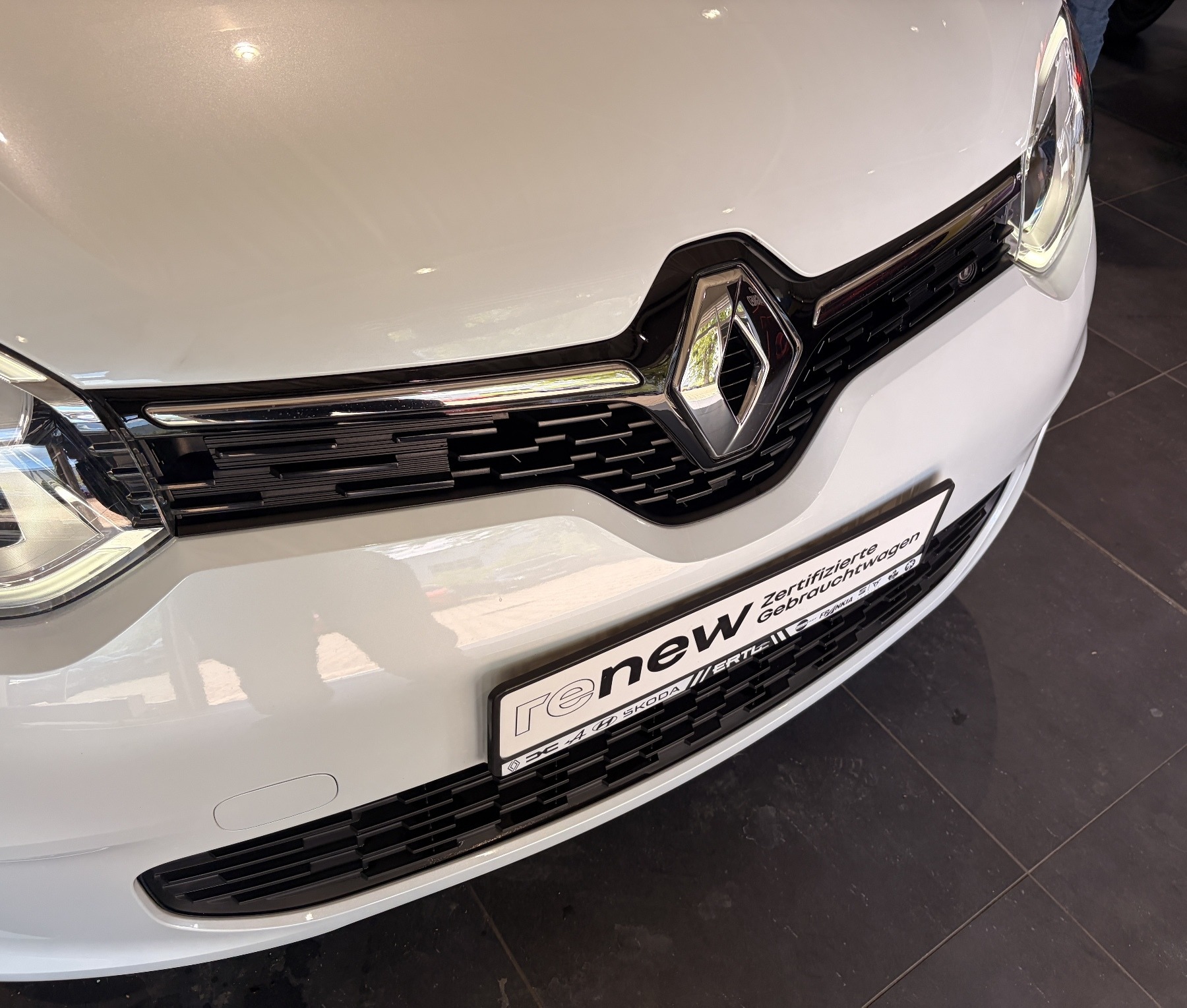 Bild 39 - Twingo ZEN SCe 65 PS Gepflegt
