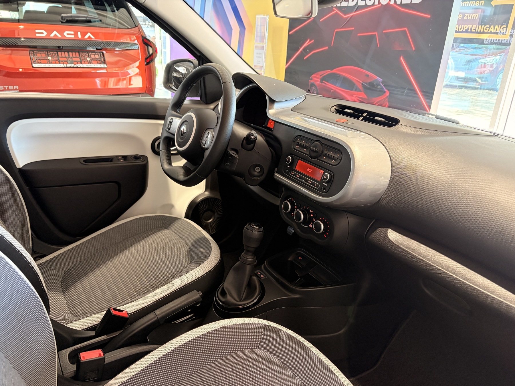 Bild 5 - Twingo ZEN SCe 65 PS Gepflegt