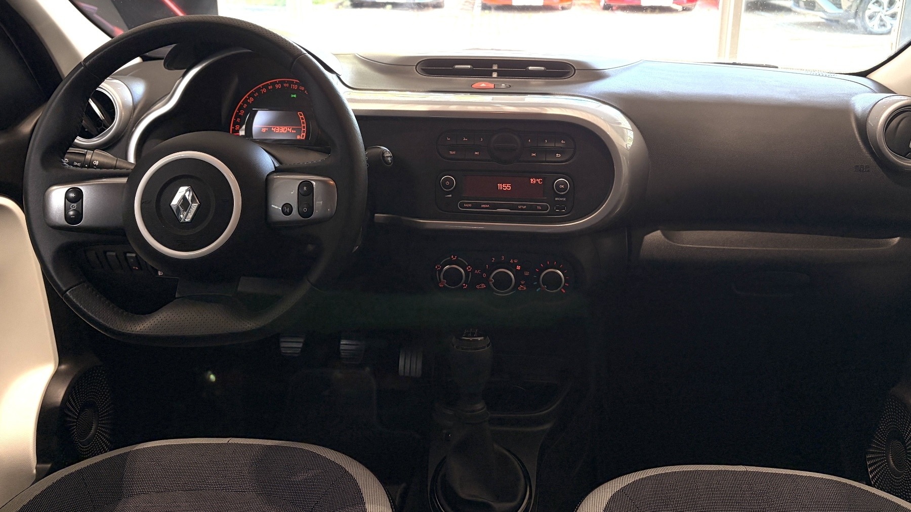 Bild 7 - Twingo ZEN SCe 65 PS Gepflegt