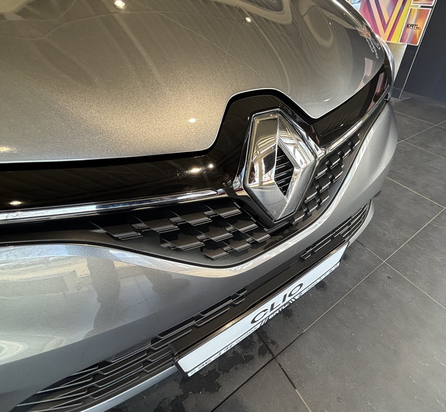 Bild 49 - Clio EQUILIBRE E-TECH 145 PS Automatik