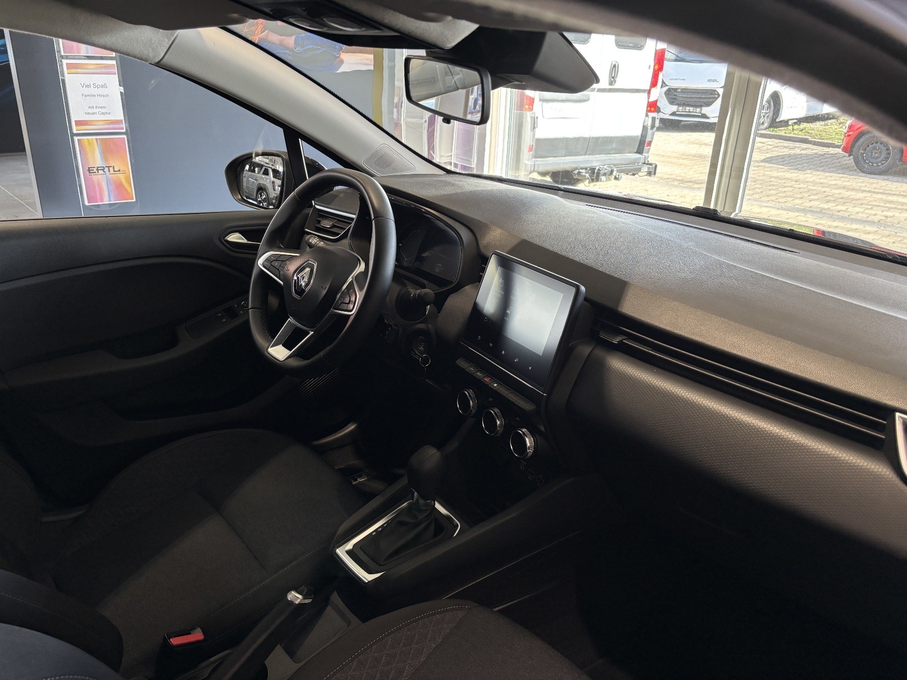 Bild 5 - Clio EQUILIBRE E-TECH 145 PS Automatik