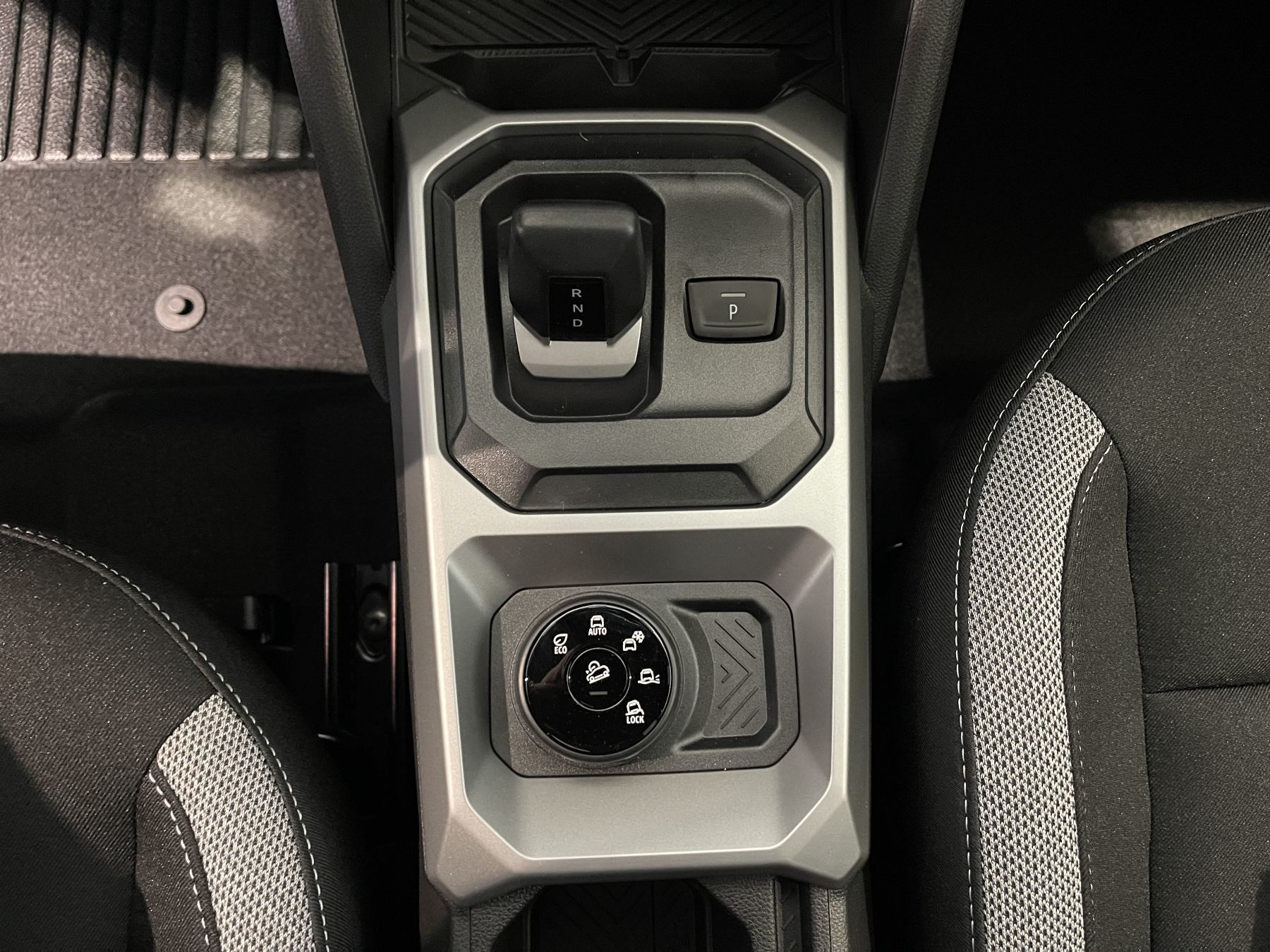 Bild 40 - Duster Neuer Journey hybrid-G 150 4x4