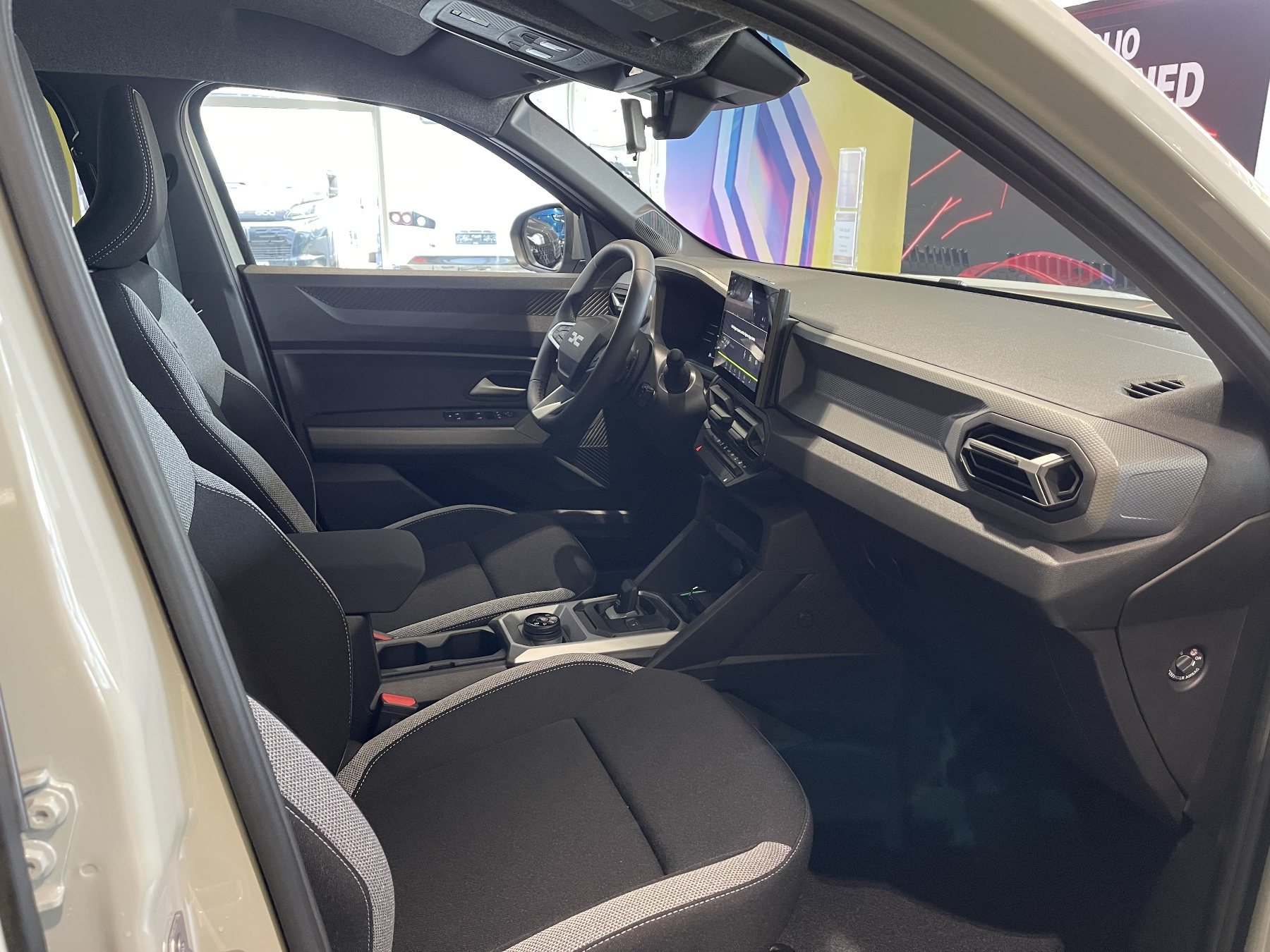 Bild 49 - Duster Neuer Journey hybrid-G 150 4x4