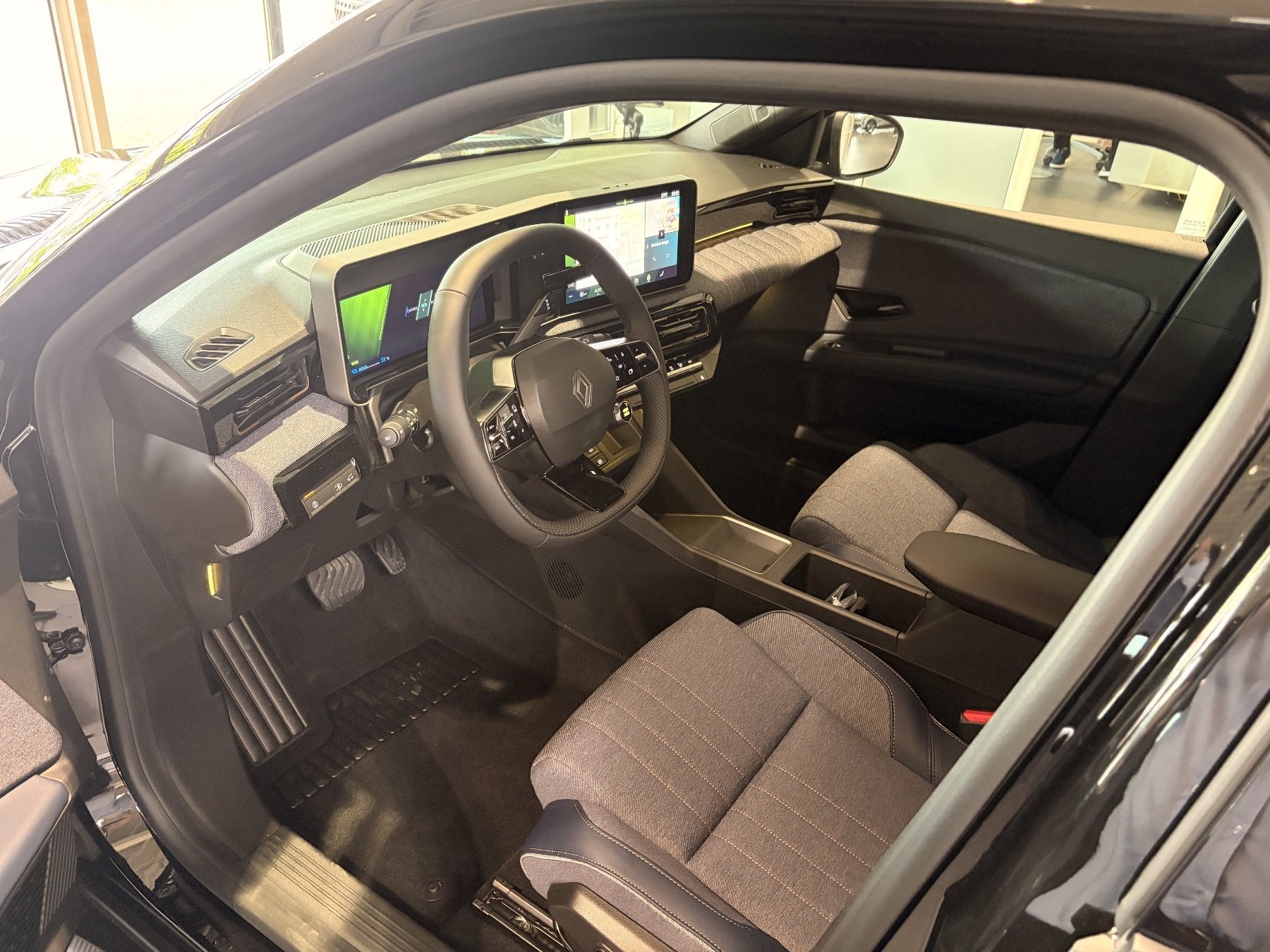 Bild 14 - R 4 4 E-Tech elektrisch Techno 150 Comfort Range