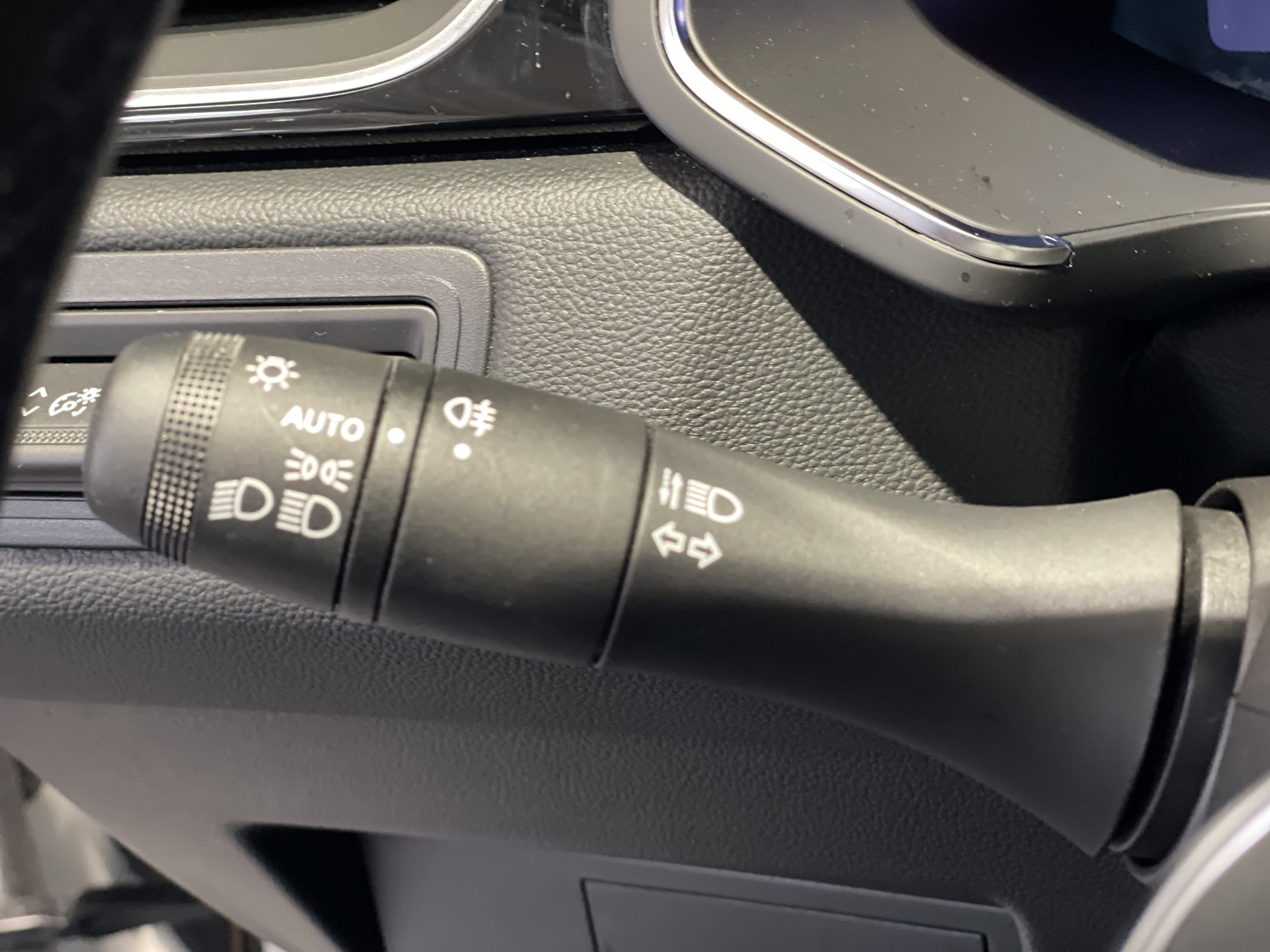 Bild 38 - Rafale Esprit Alpine E-Tech Full Hybrid 200 PS