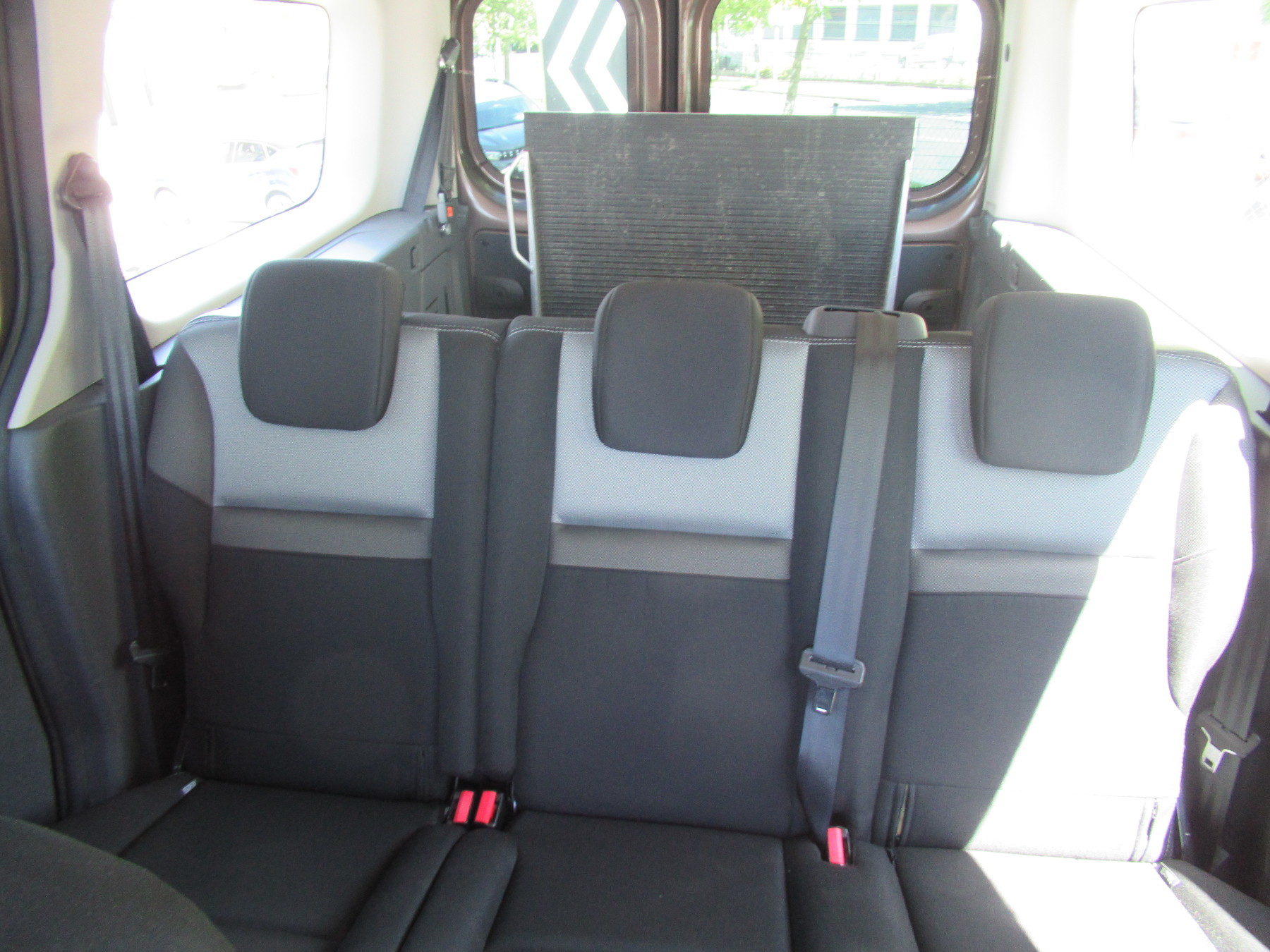 Bild 8 - Kangoo 5-Sitzer ENERGY dCi 110 Behindertenumbau
