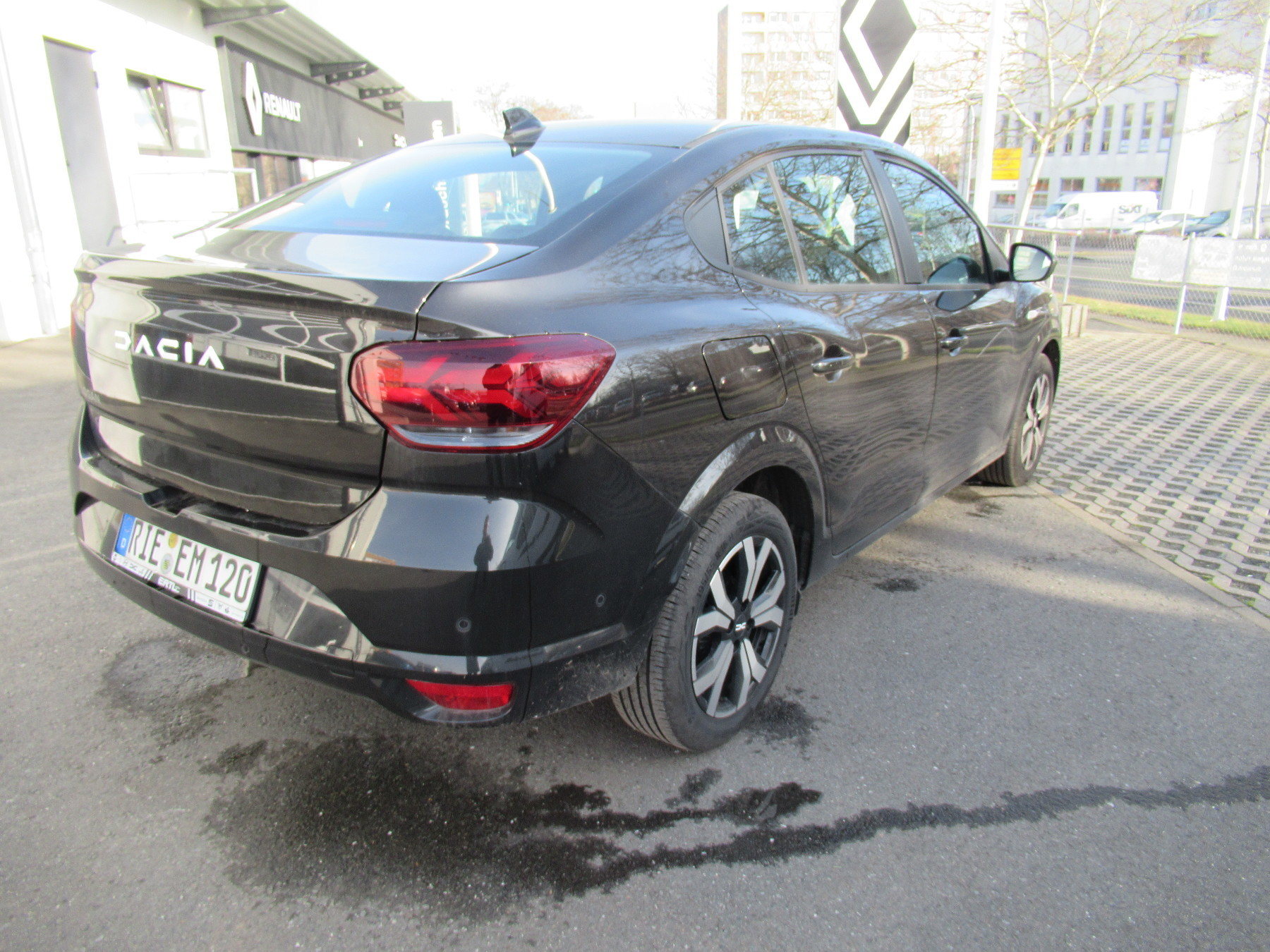 Bild 16 - Logan Black Edition TCe 90