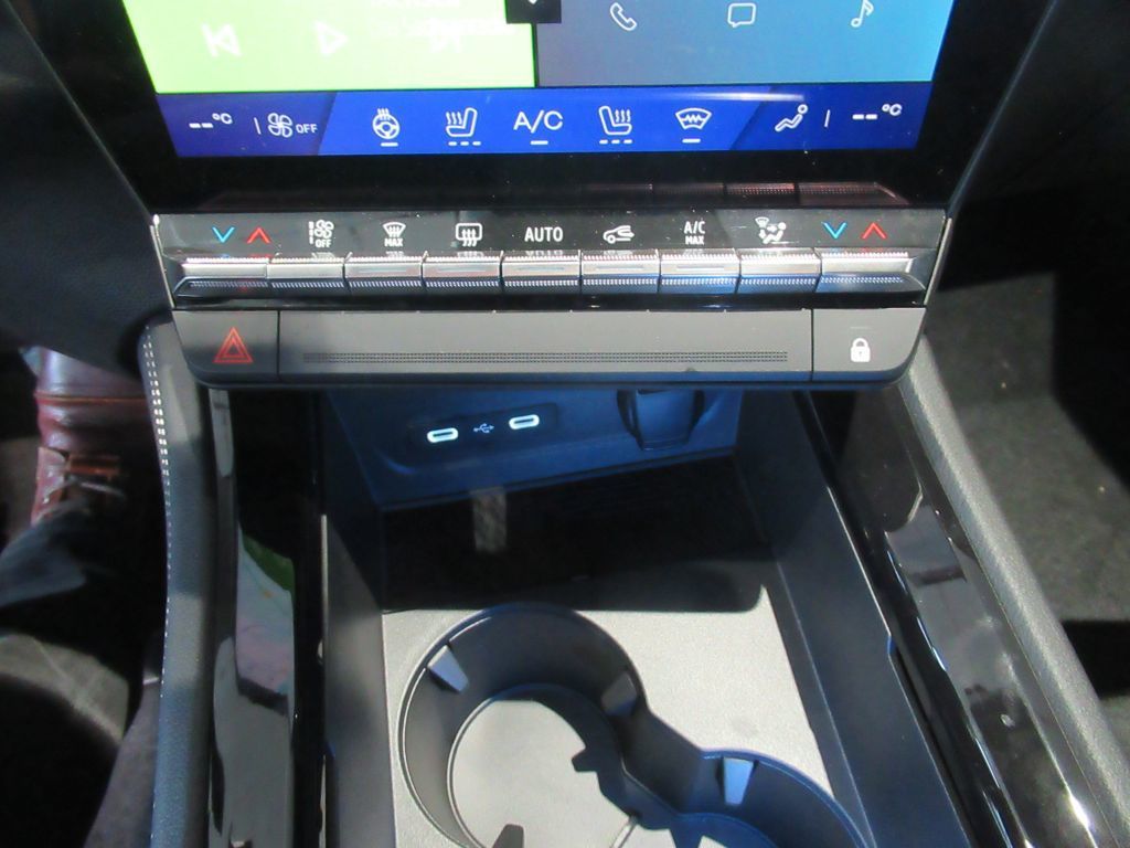 Bild 11 - Rafale E-Tech Full Hybrid 200 Techno
