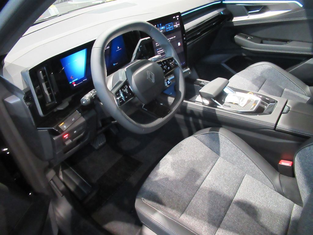 Bild 17 - Rafale E-Tech Full Hybrid 200 Techno