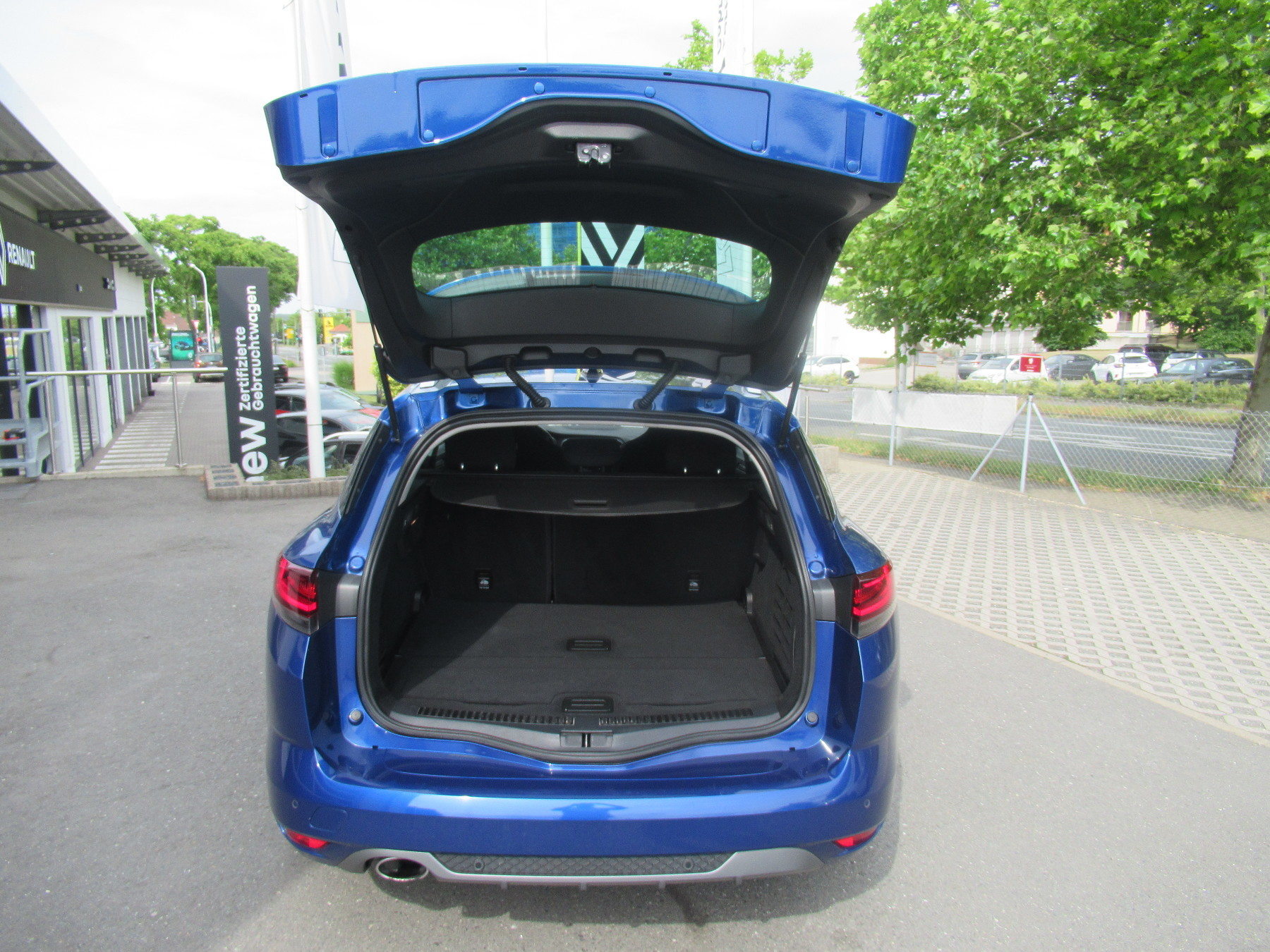 Bild 14 - Megane Grandtour BLUE dCi 115 EDC R.S. LINE
