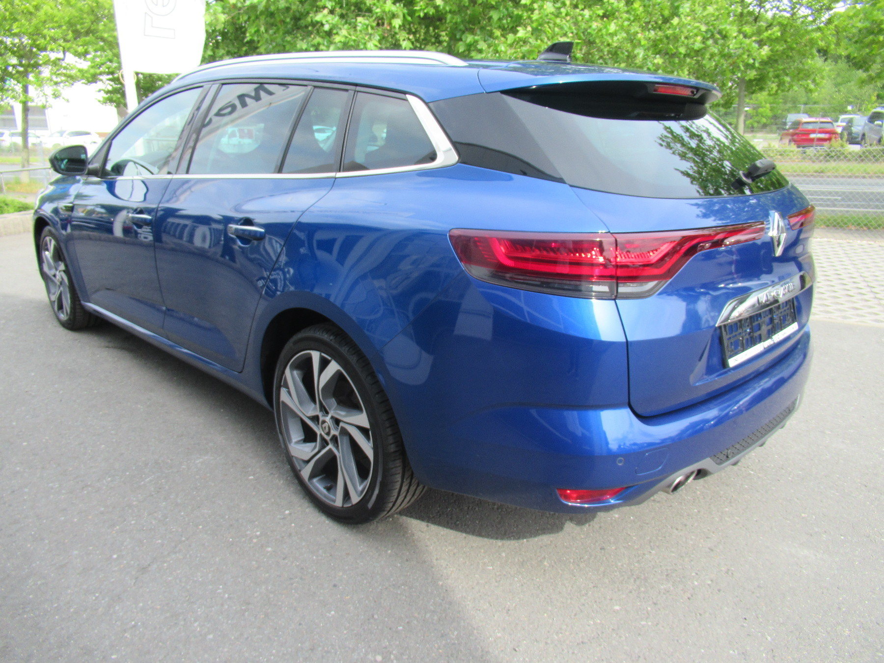 Bild 16 - Megane Grandtour BLUE dCi 115 EDC R.S. LINE
